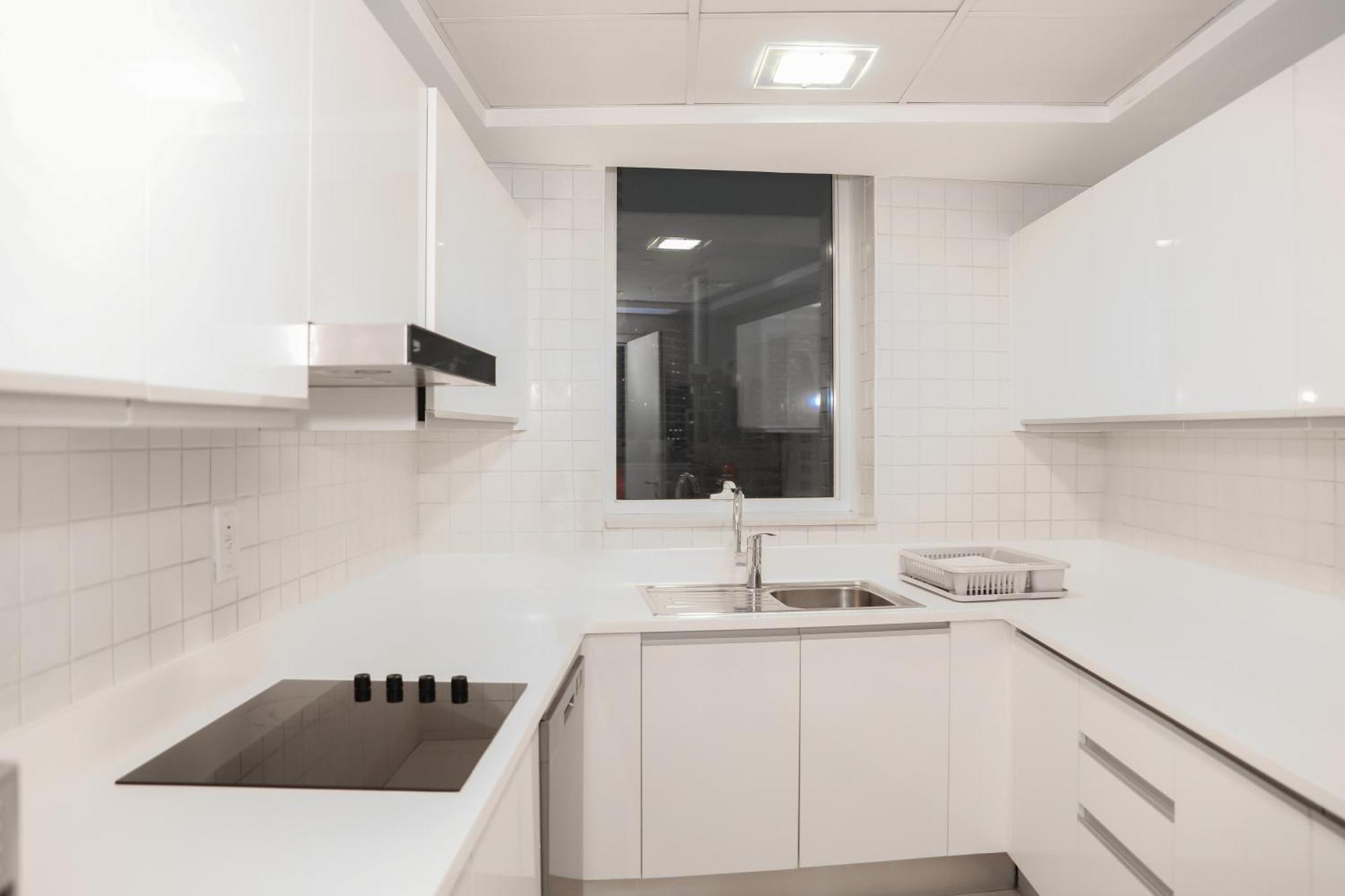 One-Bedroom Suite Kitchen City View