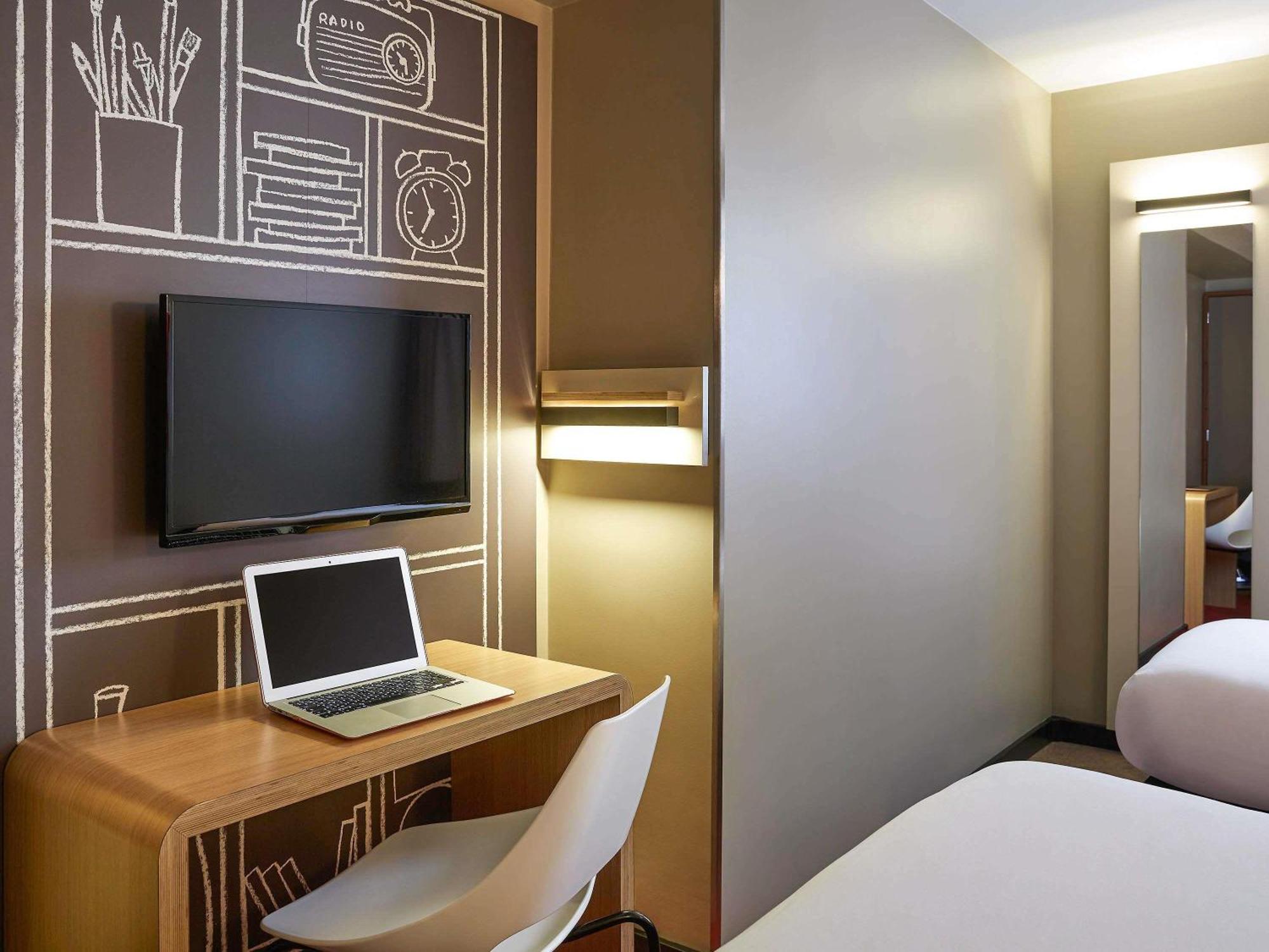 Standard Two Single Bed