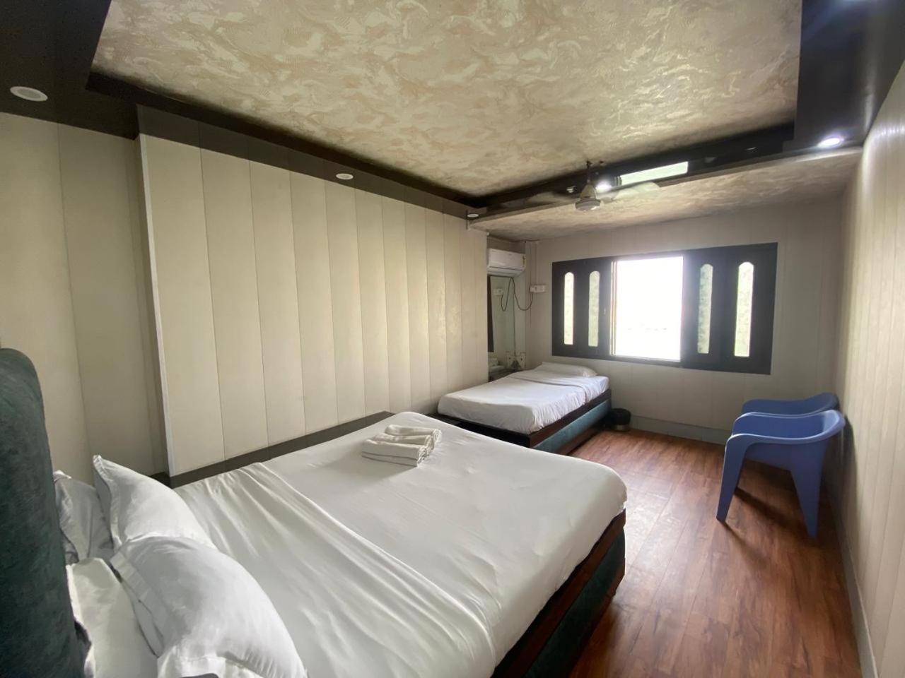 Deluxe Family Room River View