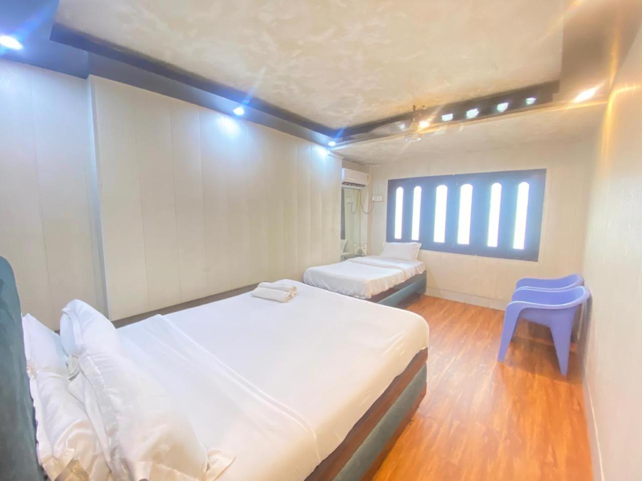 Deluxe Family Room River View