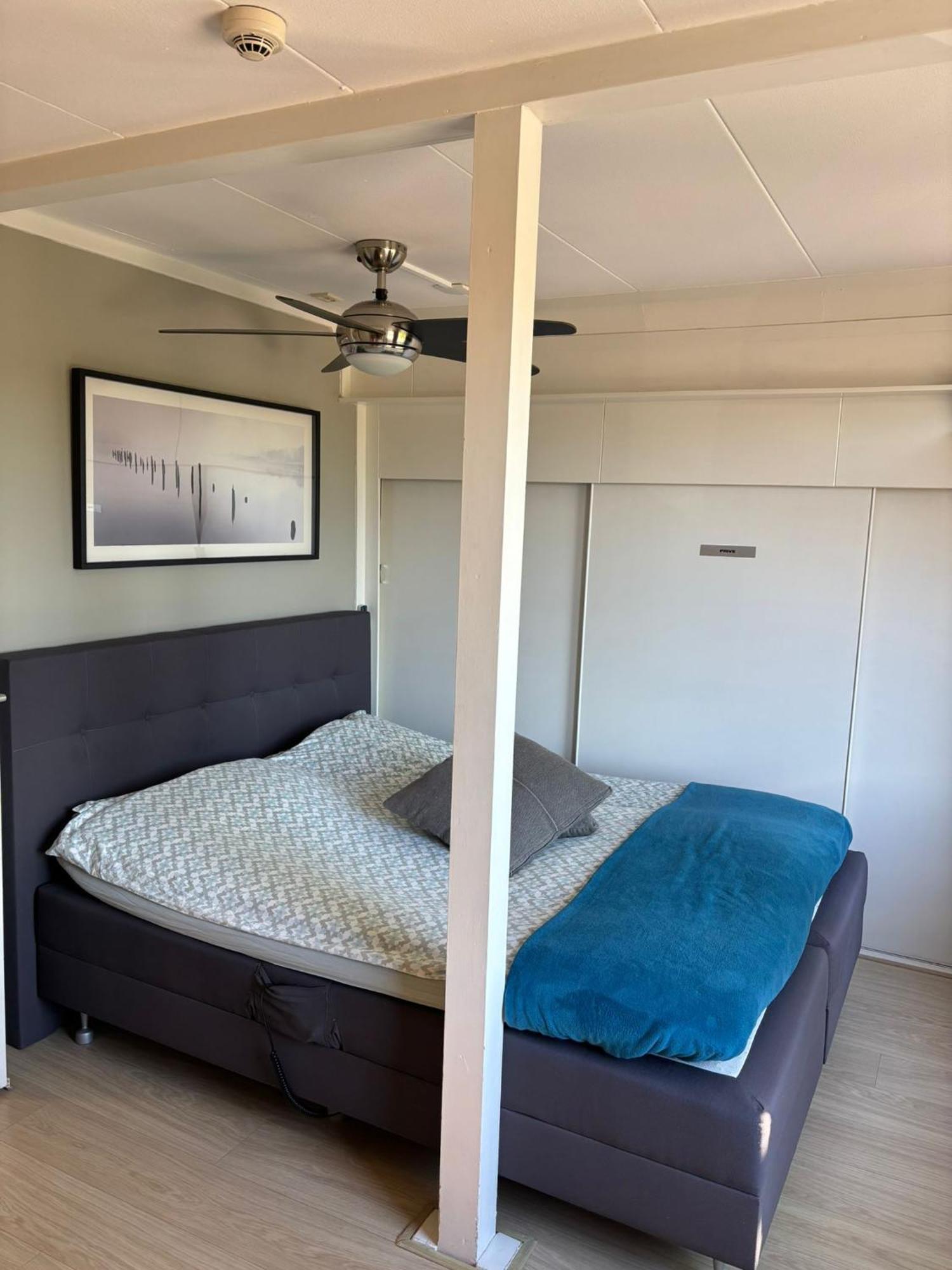 Twin Room,1765391412:JPEG