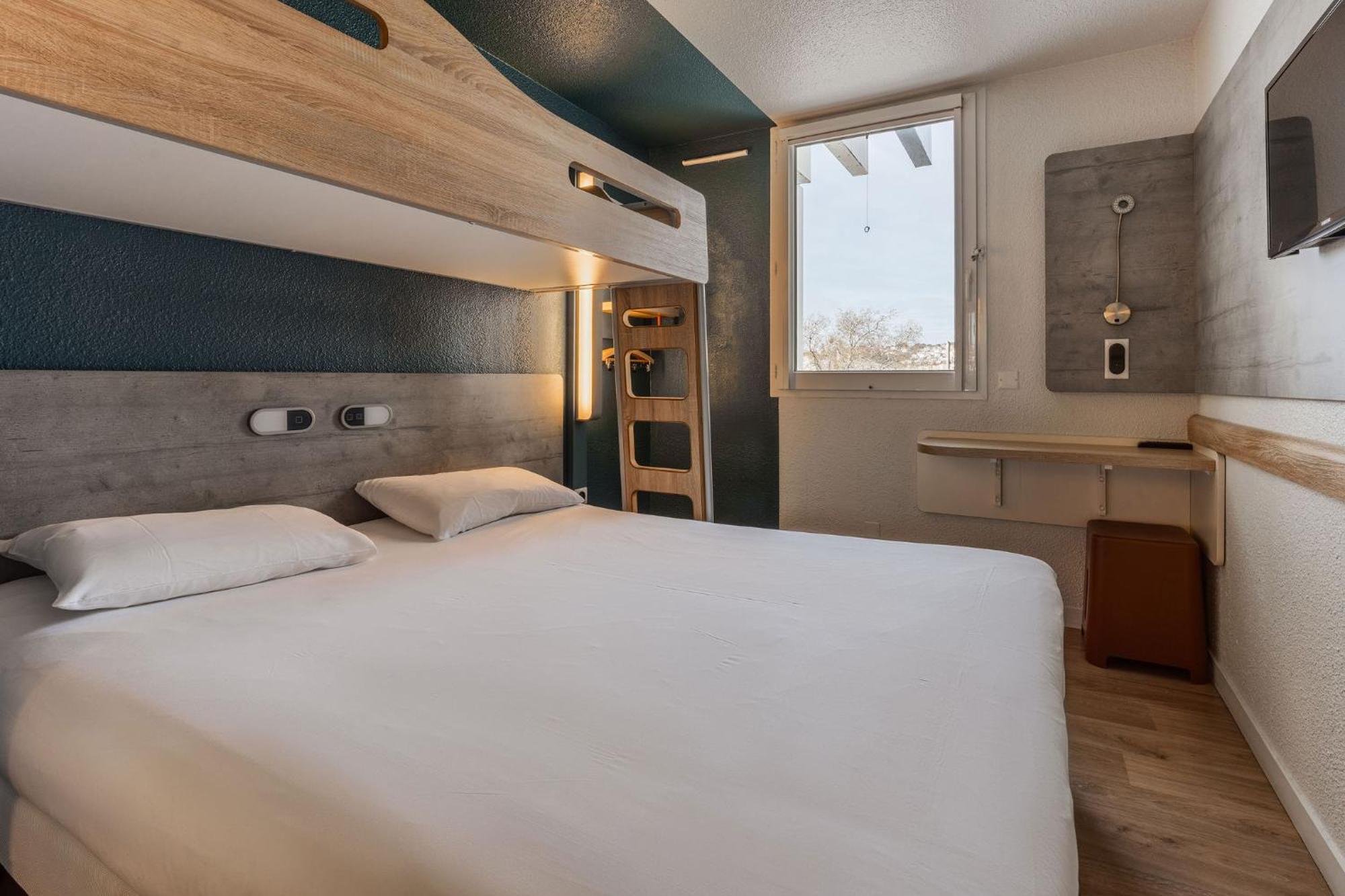 Triple Room,1765393409:JPEG