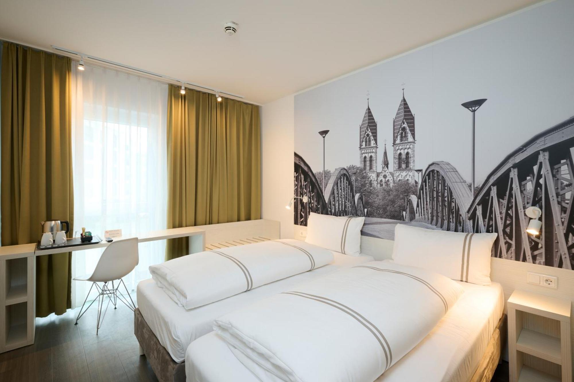 Small Double or Twin Room,1765408382:JPEG