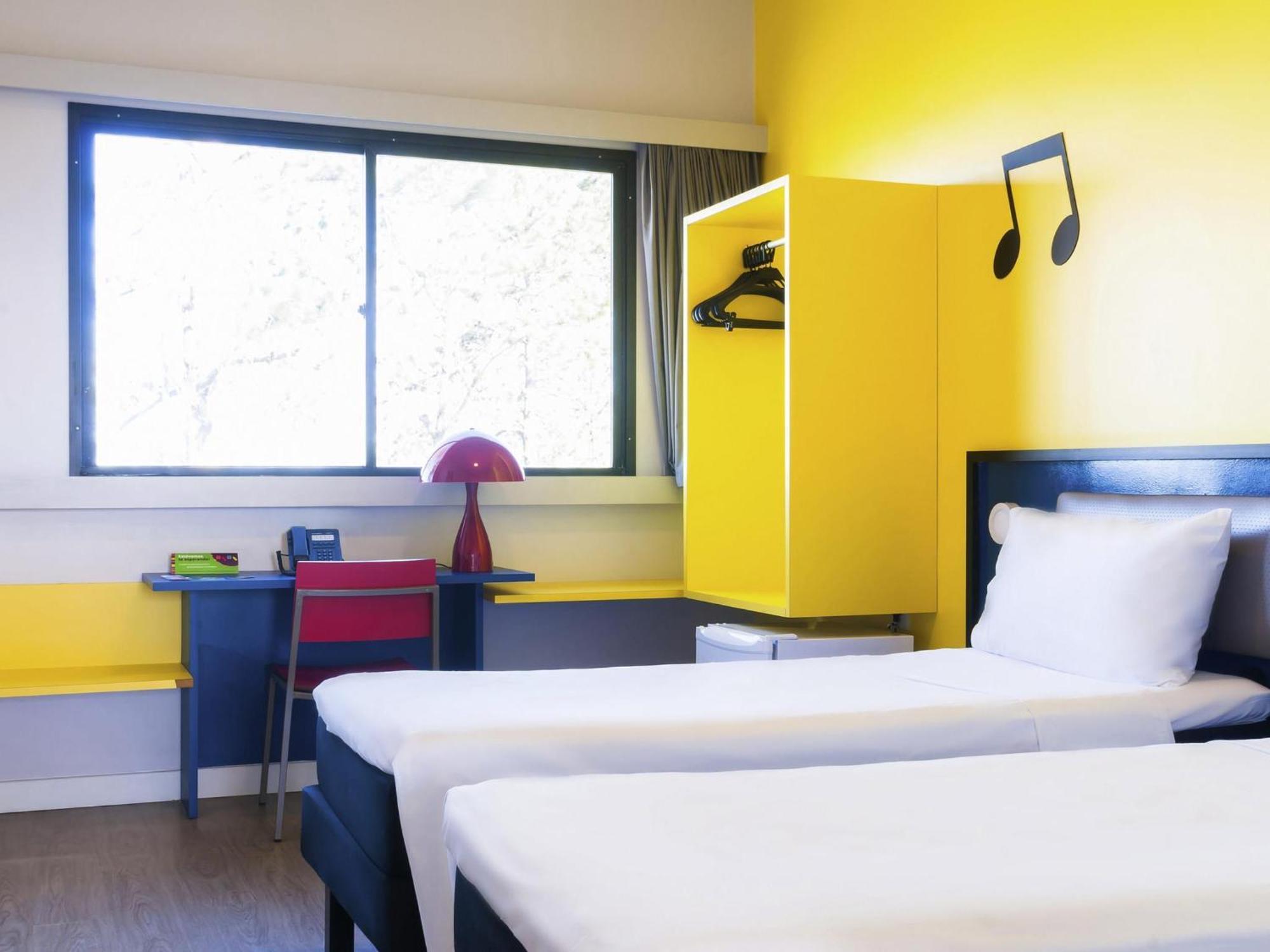 Apartment Two Single Beds