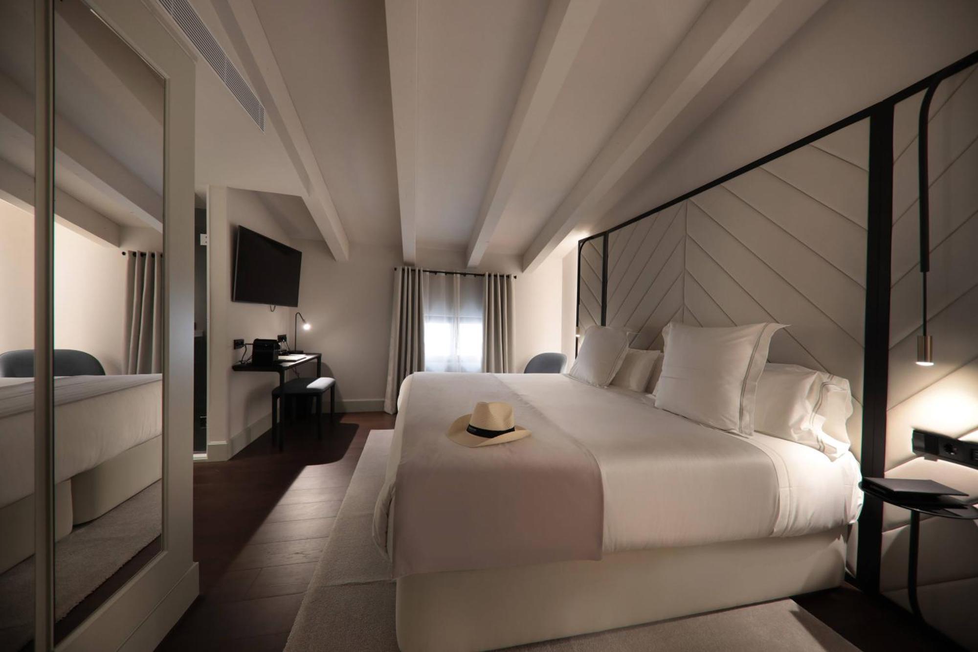 Style Room,1765447862:JPEG