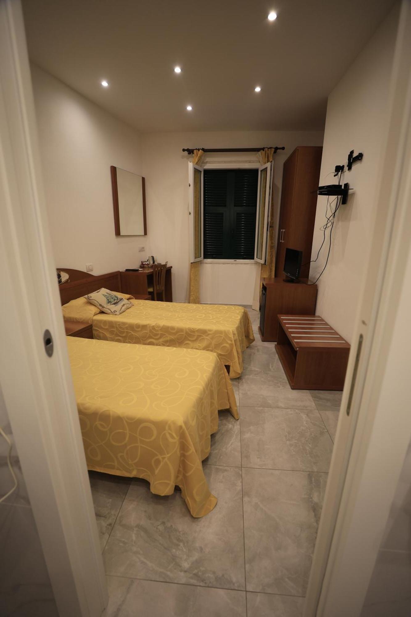 Double or Twin Room Garden View