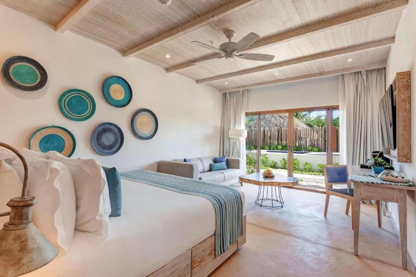 Deluxe Junior Suite Pool View