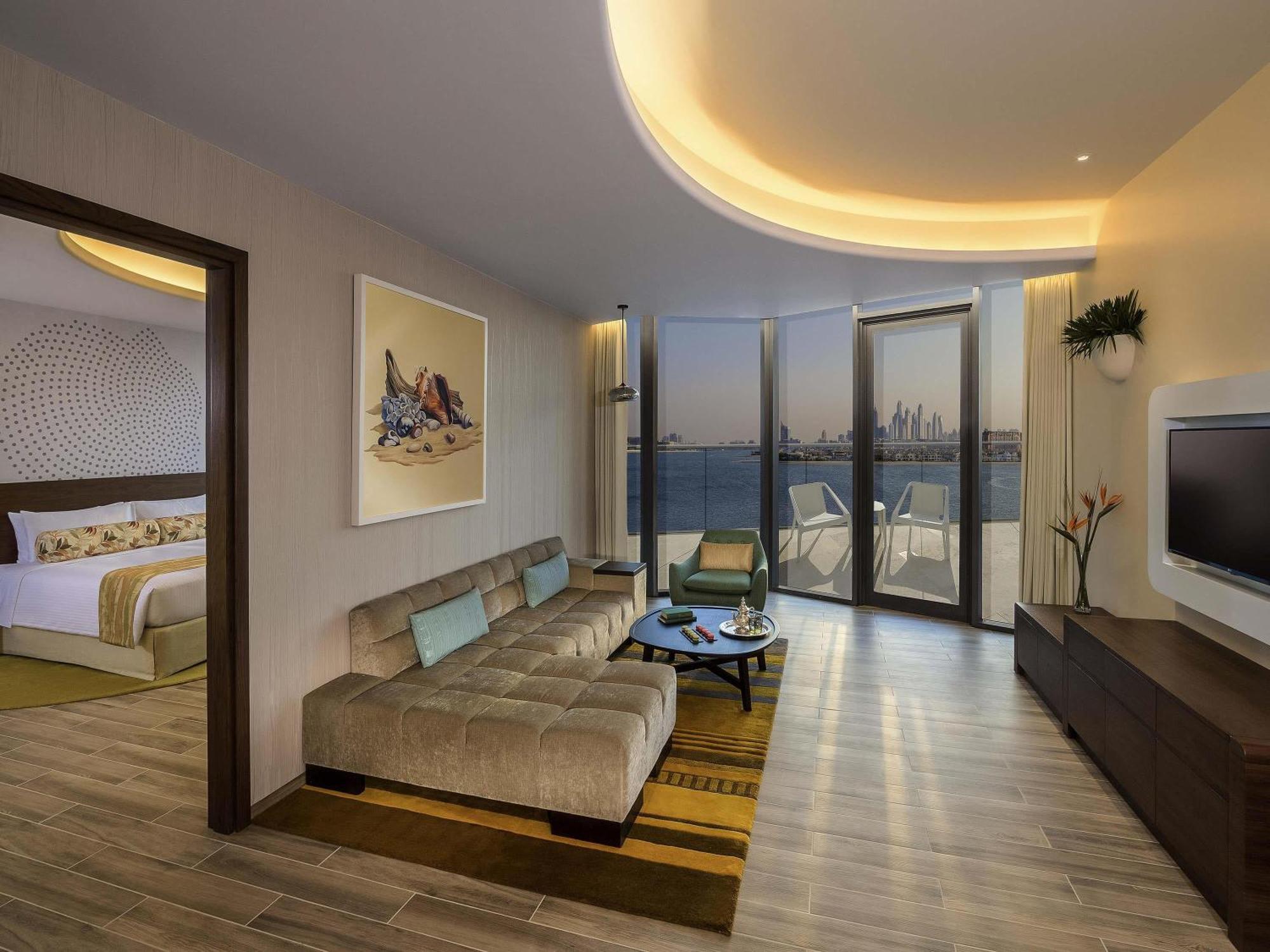 Premium One-Bedroom Suite Balcony Sea View Club Lounge Access