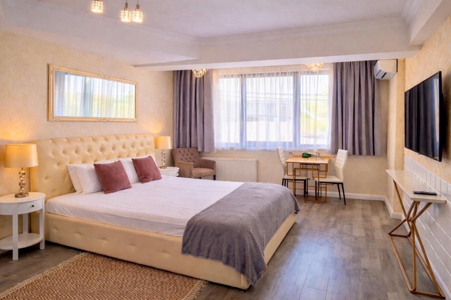 Standard Queen Room