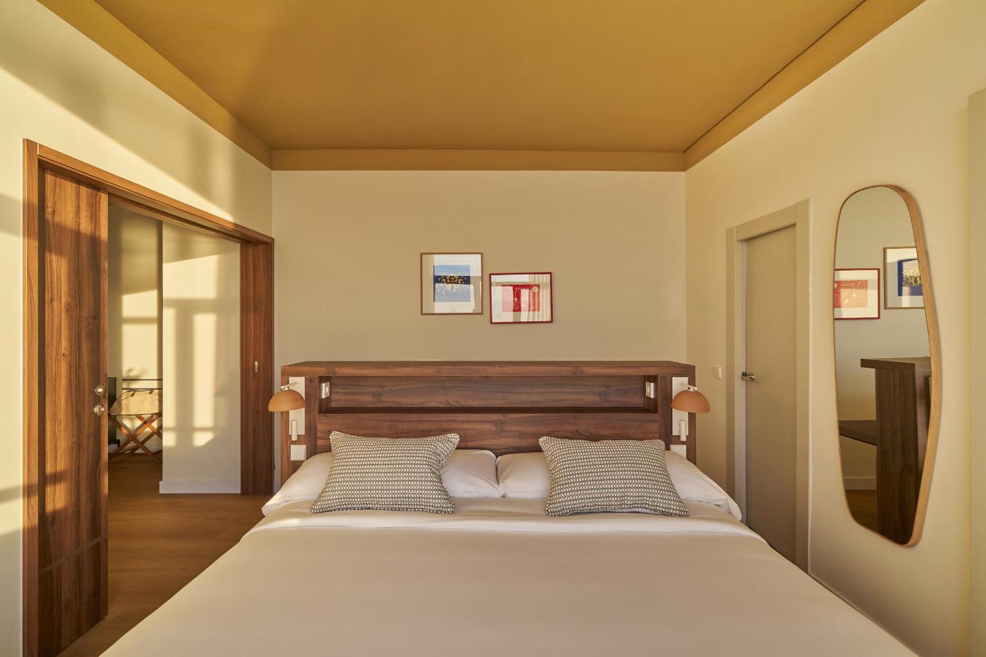 Riviera Suite