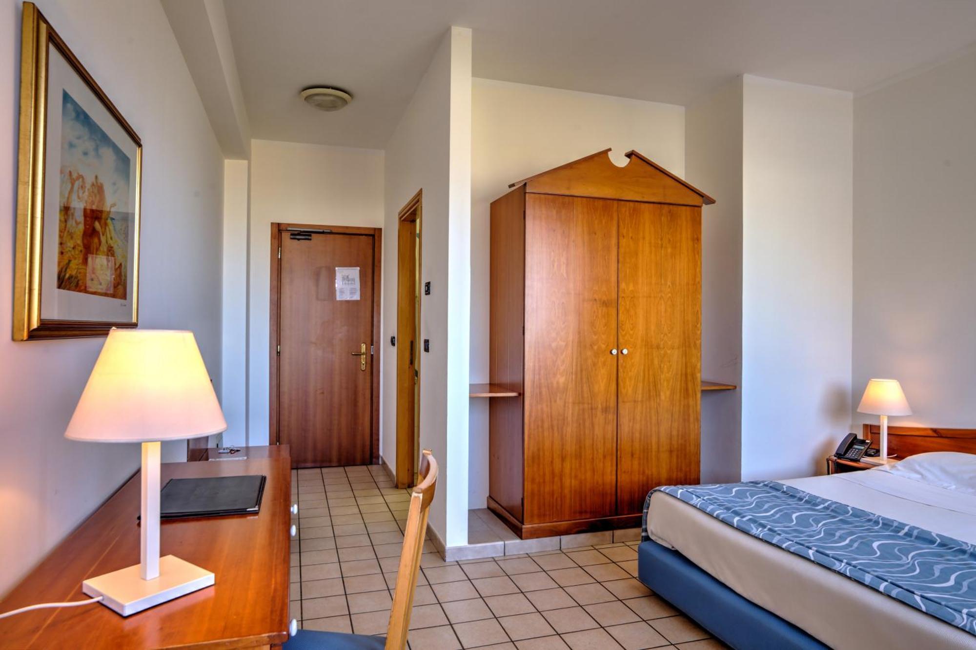 Double Room Balcony,1765577090:JPEG