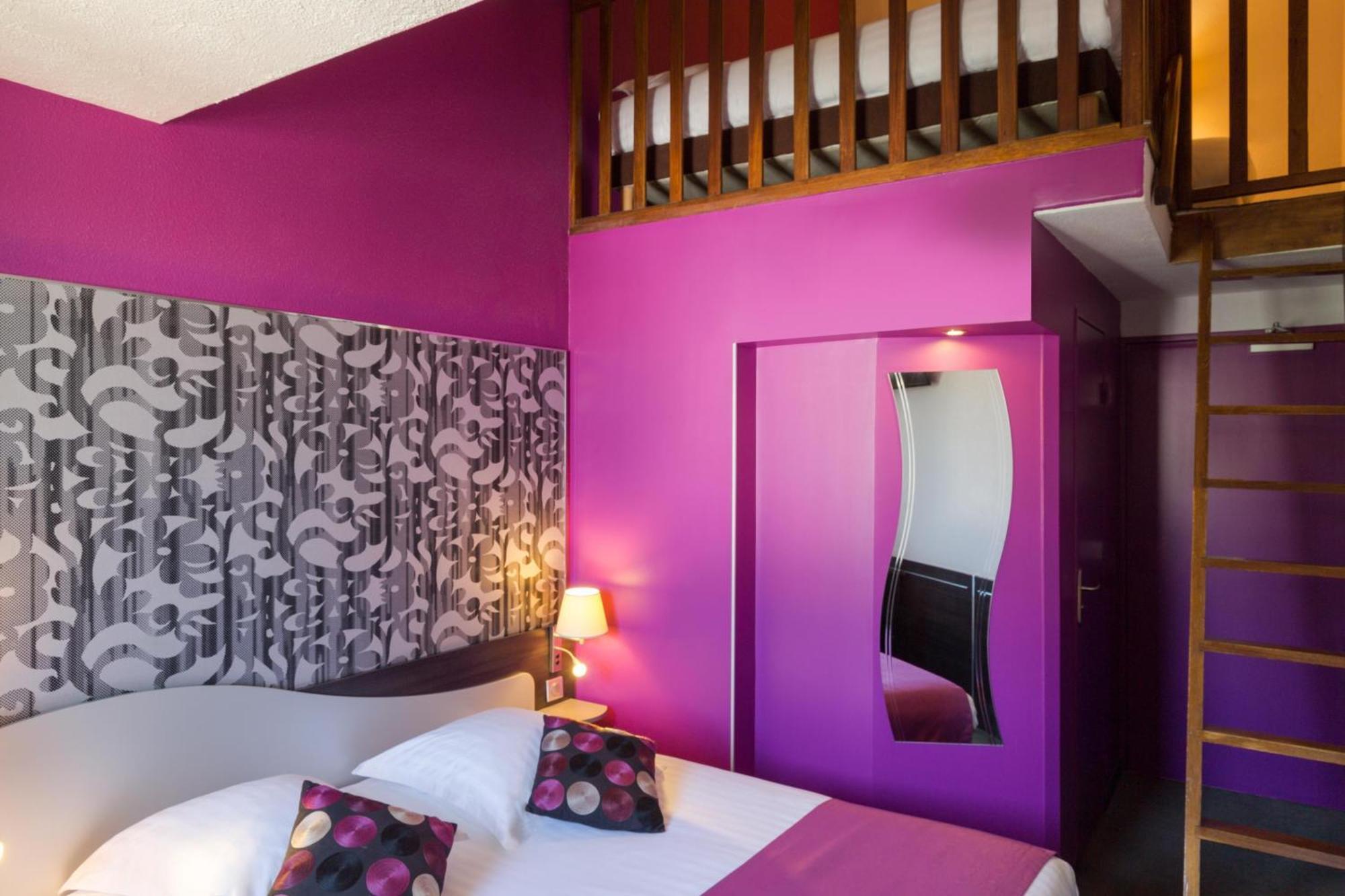 Family Room One Queen Bed One Single Bed Mezzanine or Non-Smoking