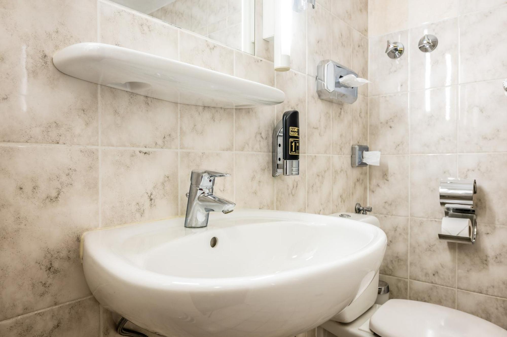 Standard Single Room,1765578612:JPEG