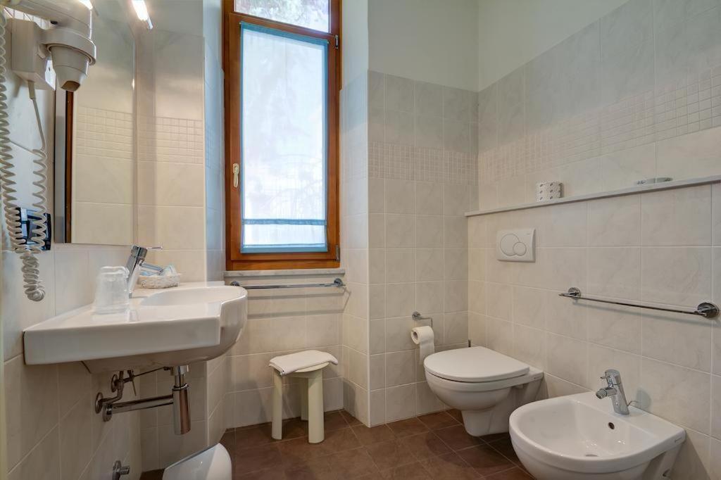 Family Room Private Bathroom,1765584702:JPEG
