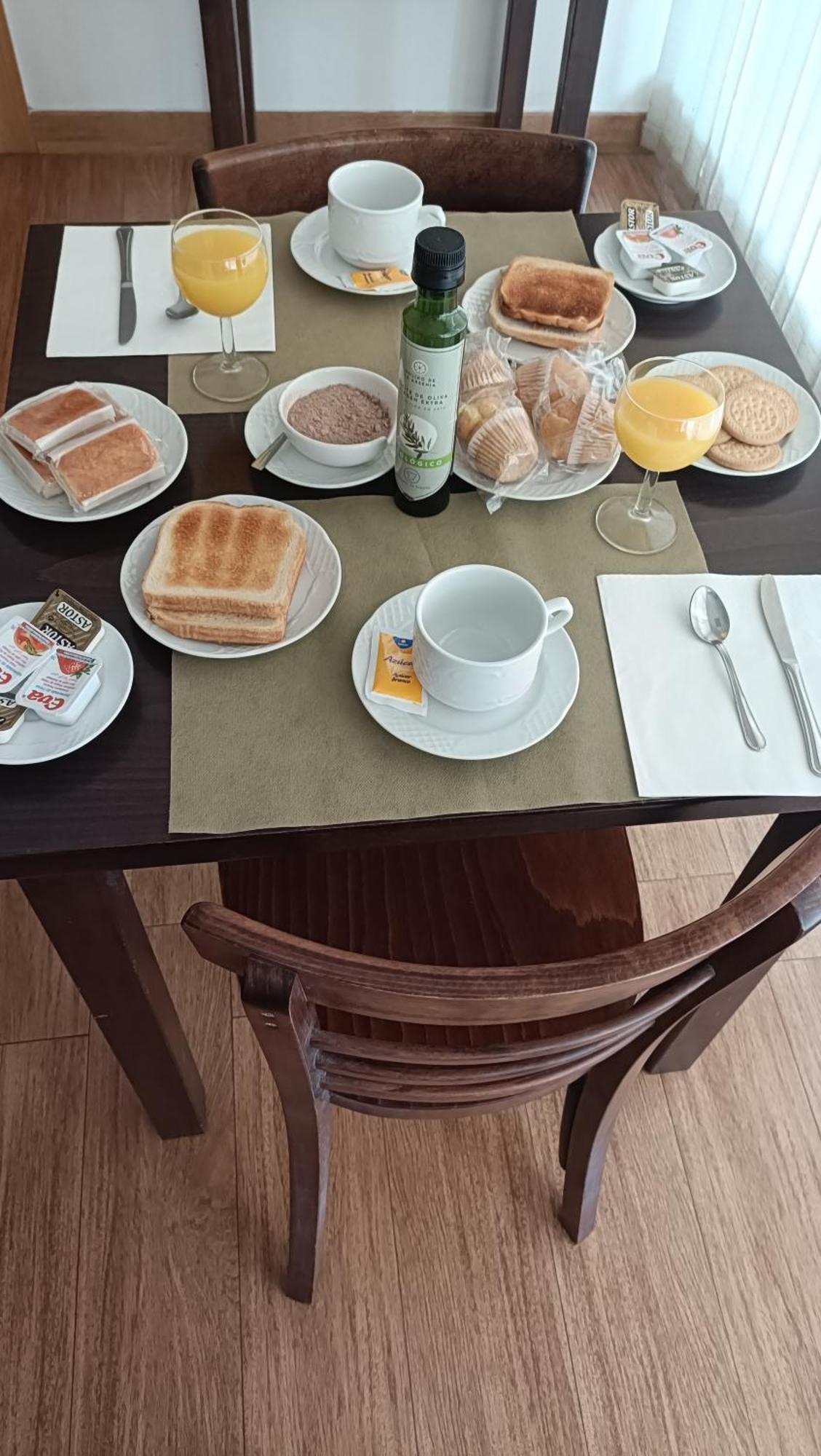 Double Room,1765587378:JPEG