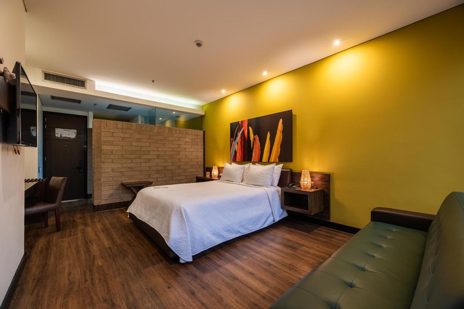 Deluxe Queen Room,1765585787:JPEG