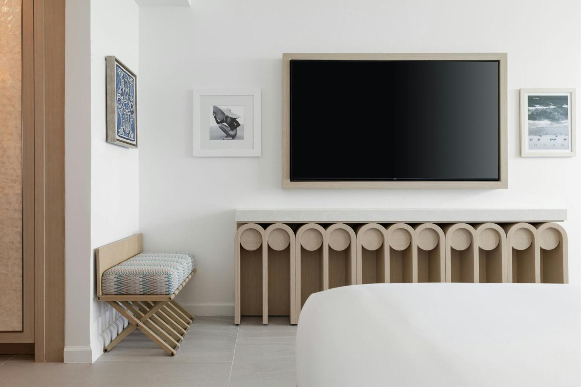 One-Bedroom Deluxe King Suite Sofa Bed City View