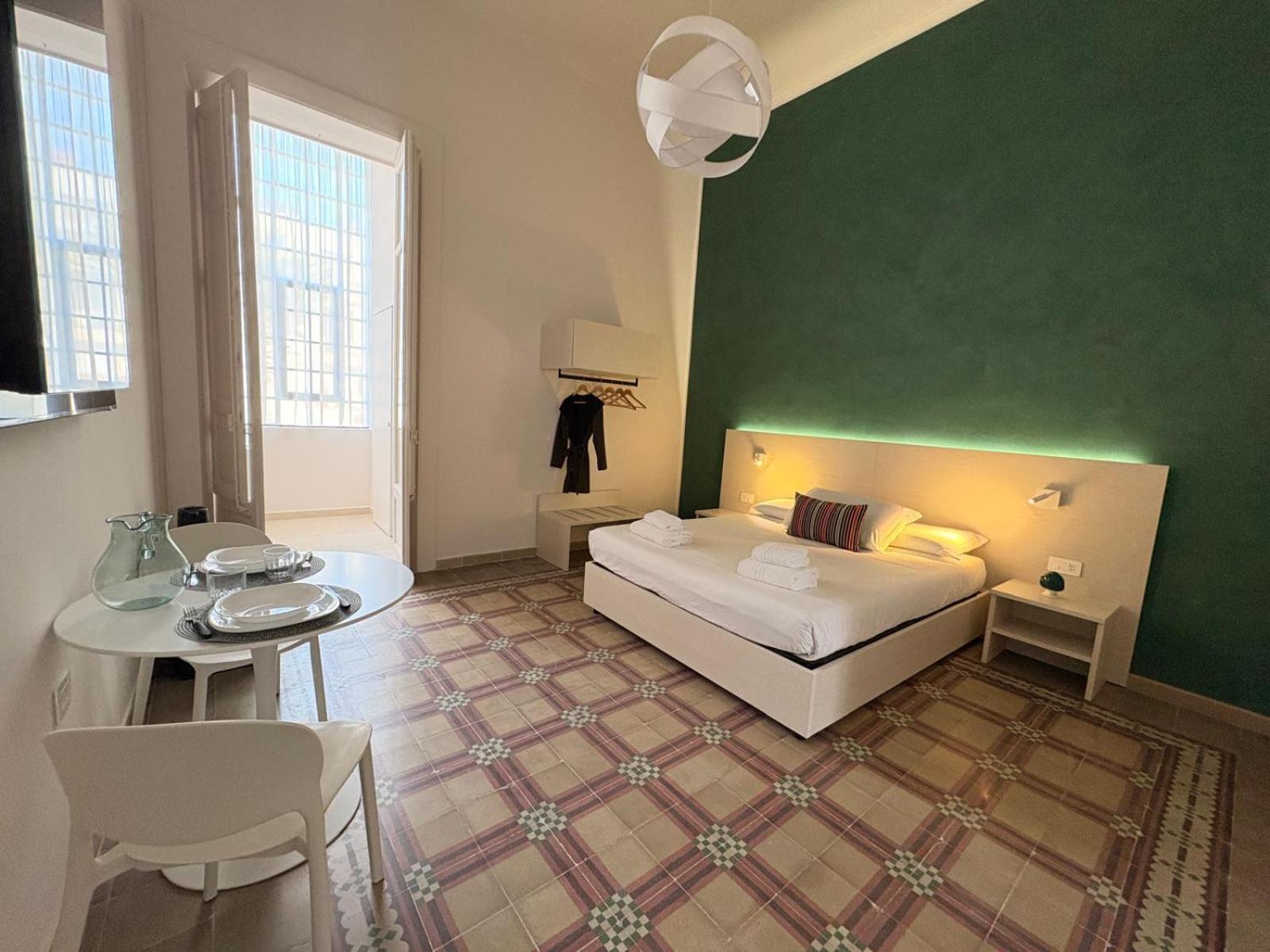 Standard Suite,1765588387:JPEG