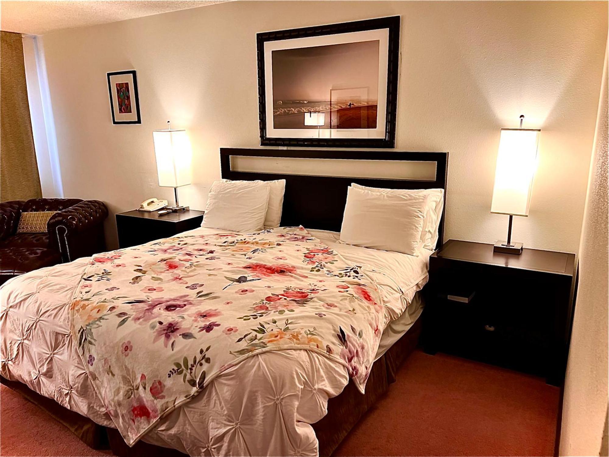 Deluxe King Suite,1765589578:JPEG