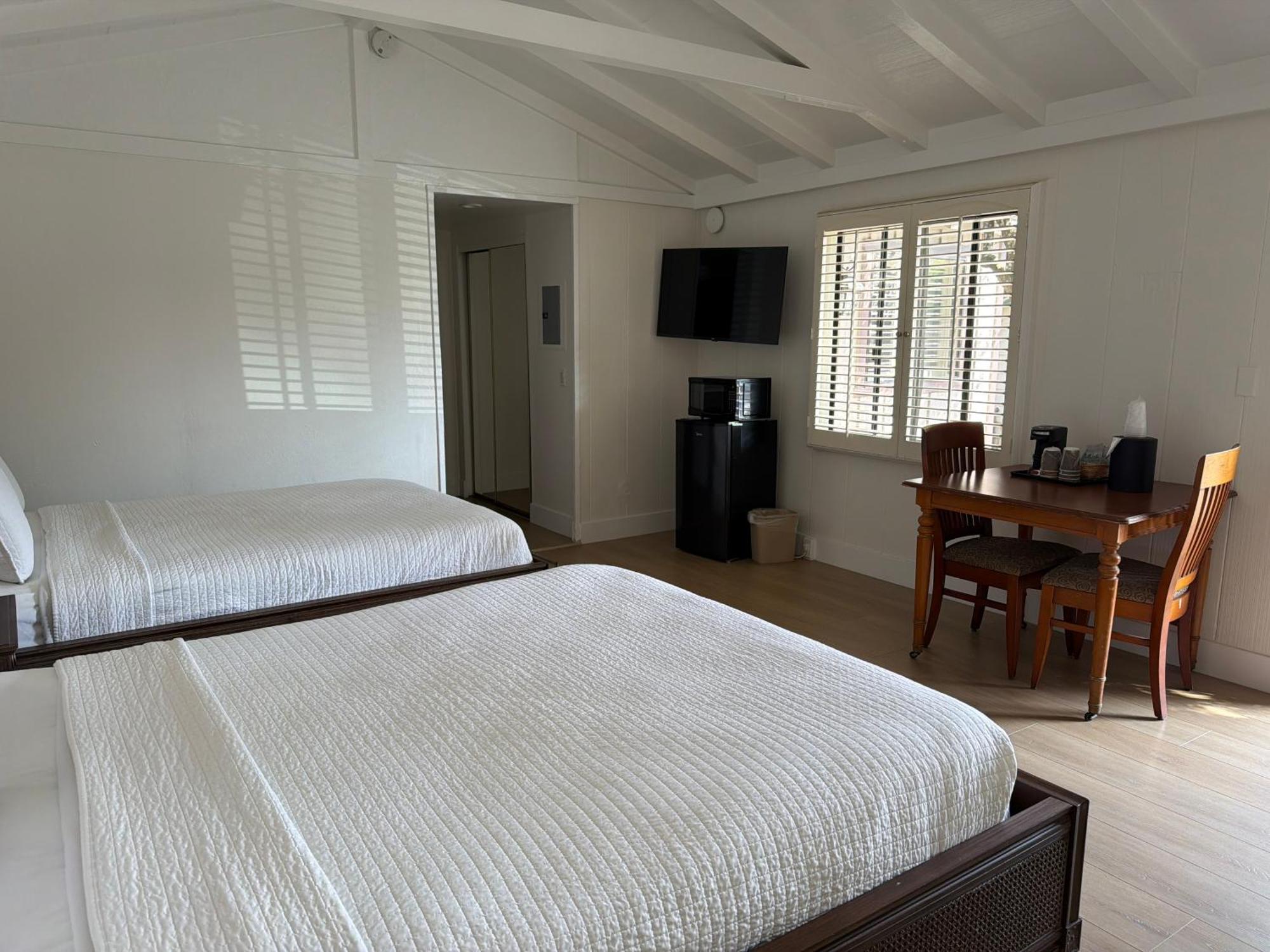 One-Bedroom Cottage Two Queen Beds