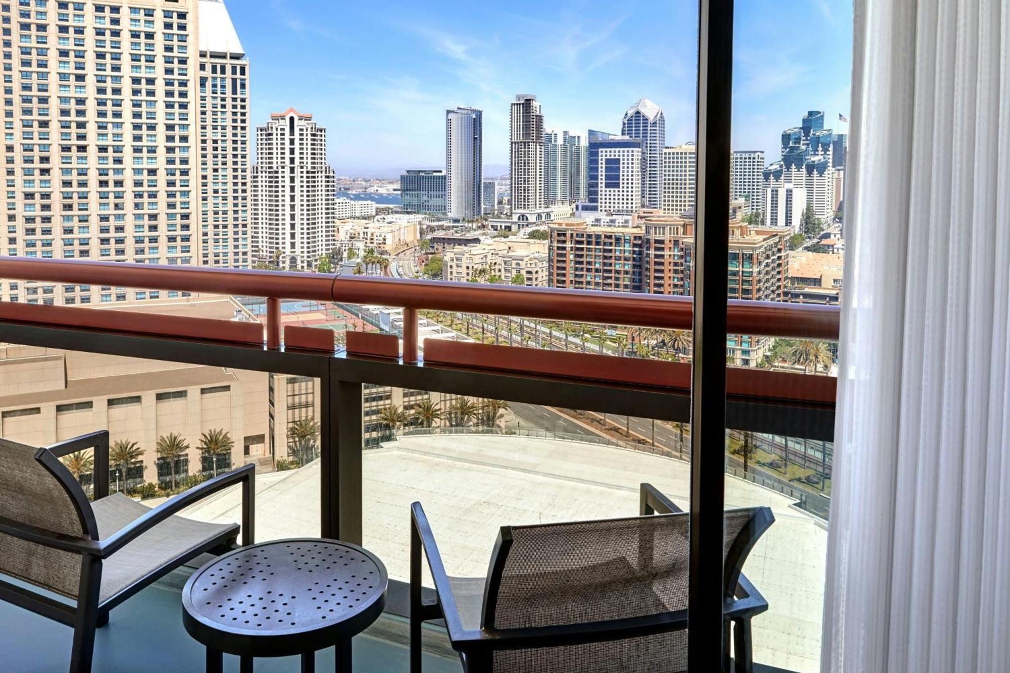 Deluxe King Room City View Balcony Mobility or Hearing Accessible Tub