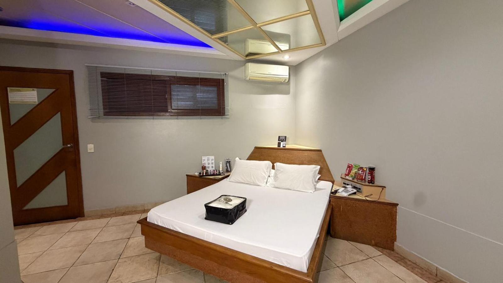 Deluxe Suite Spa Bath