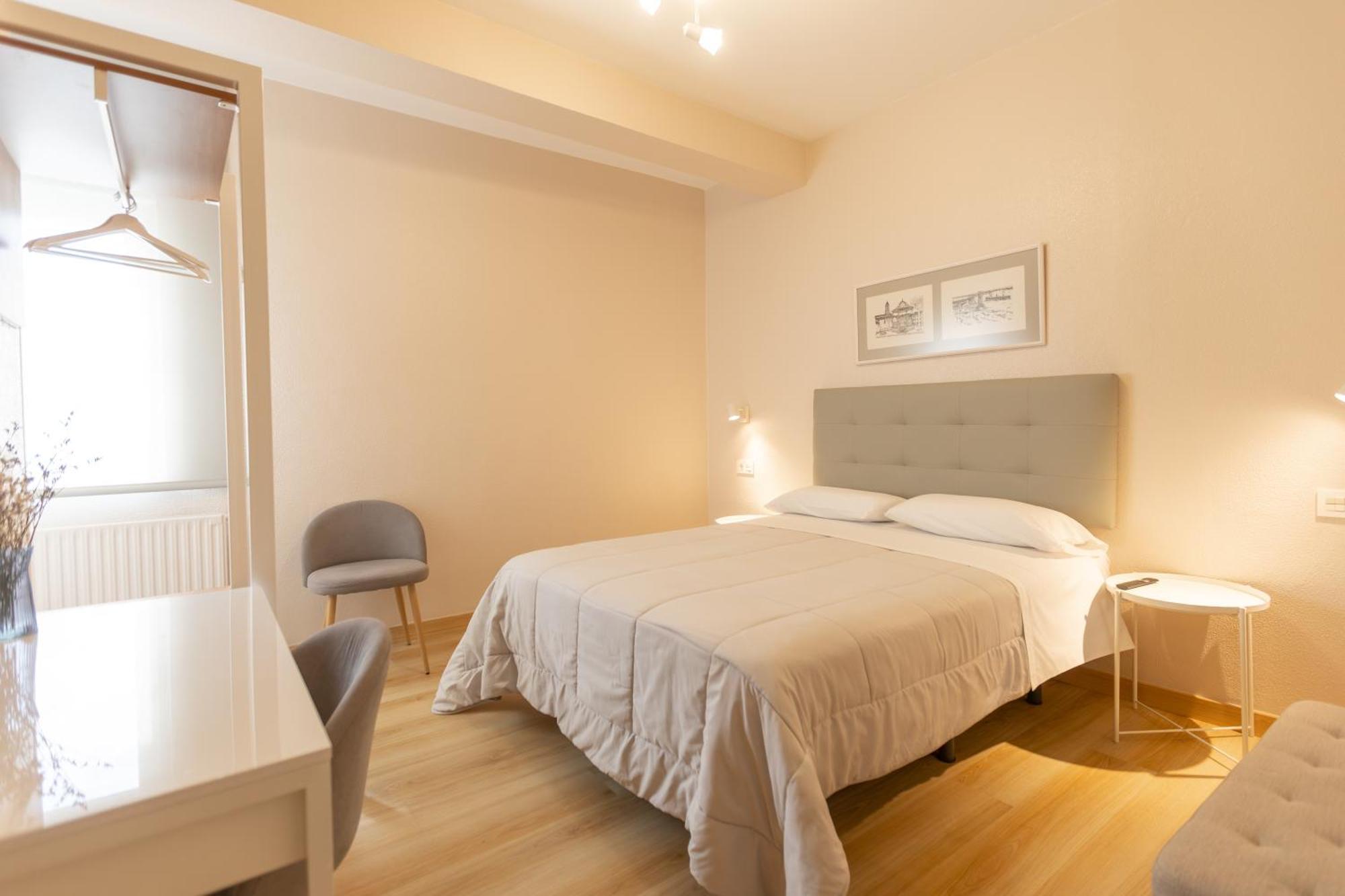 Double Room Private Bathroom