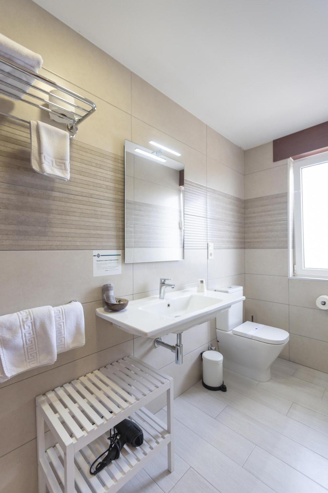 Double Room Private Bathroom