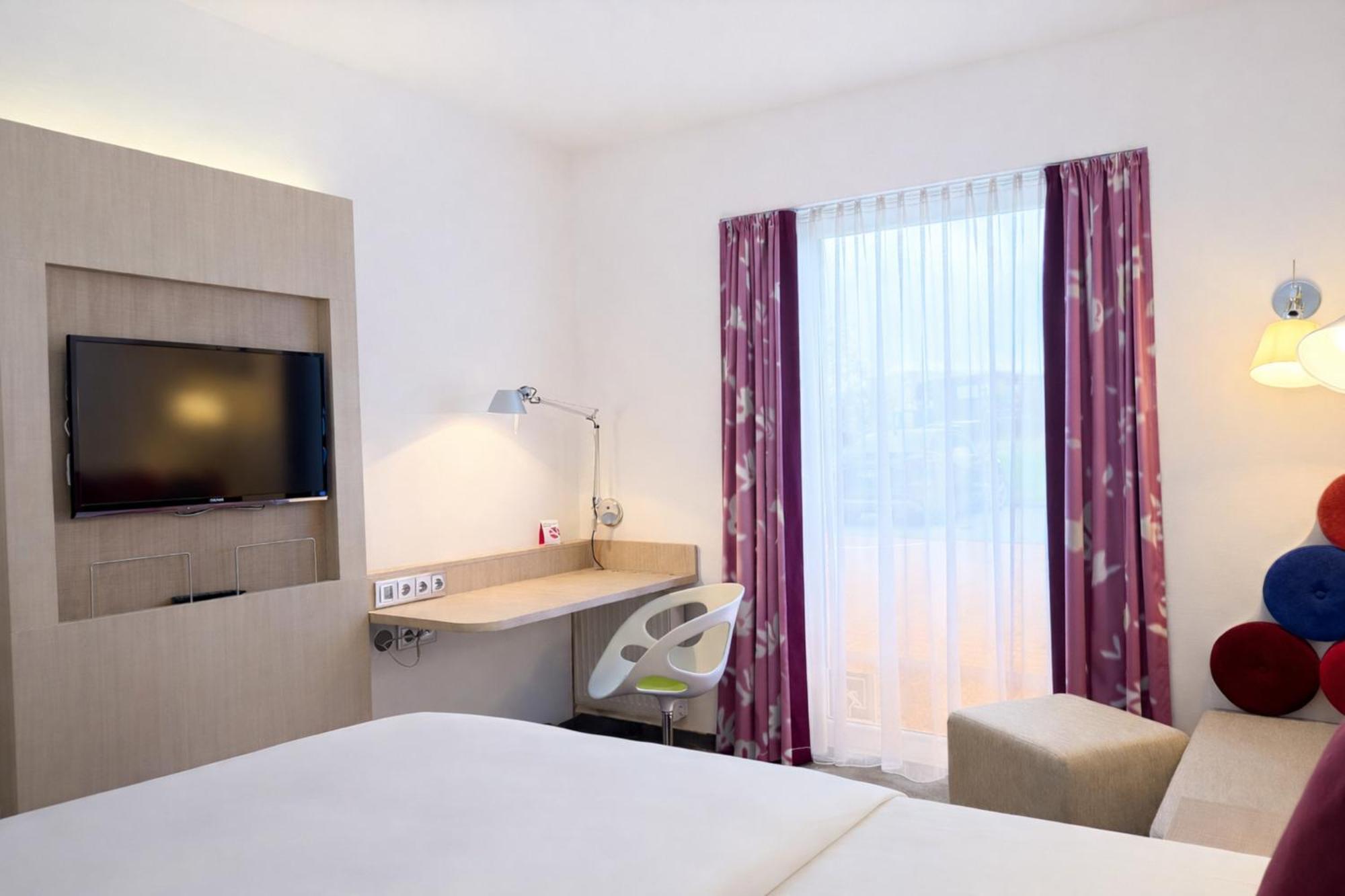 Double Room Queen Size Bed