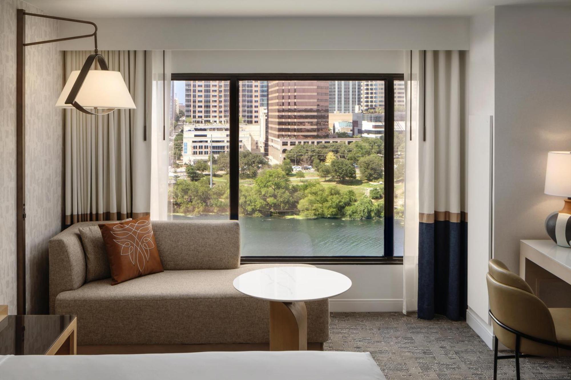 Lake View Studio Suite