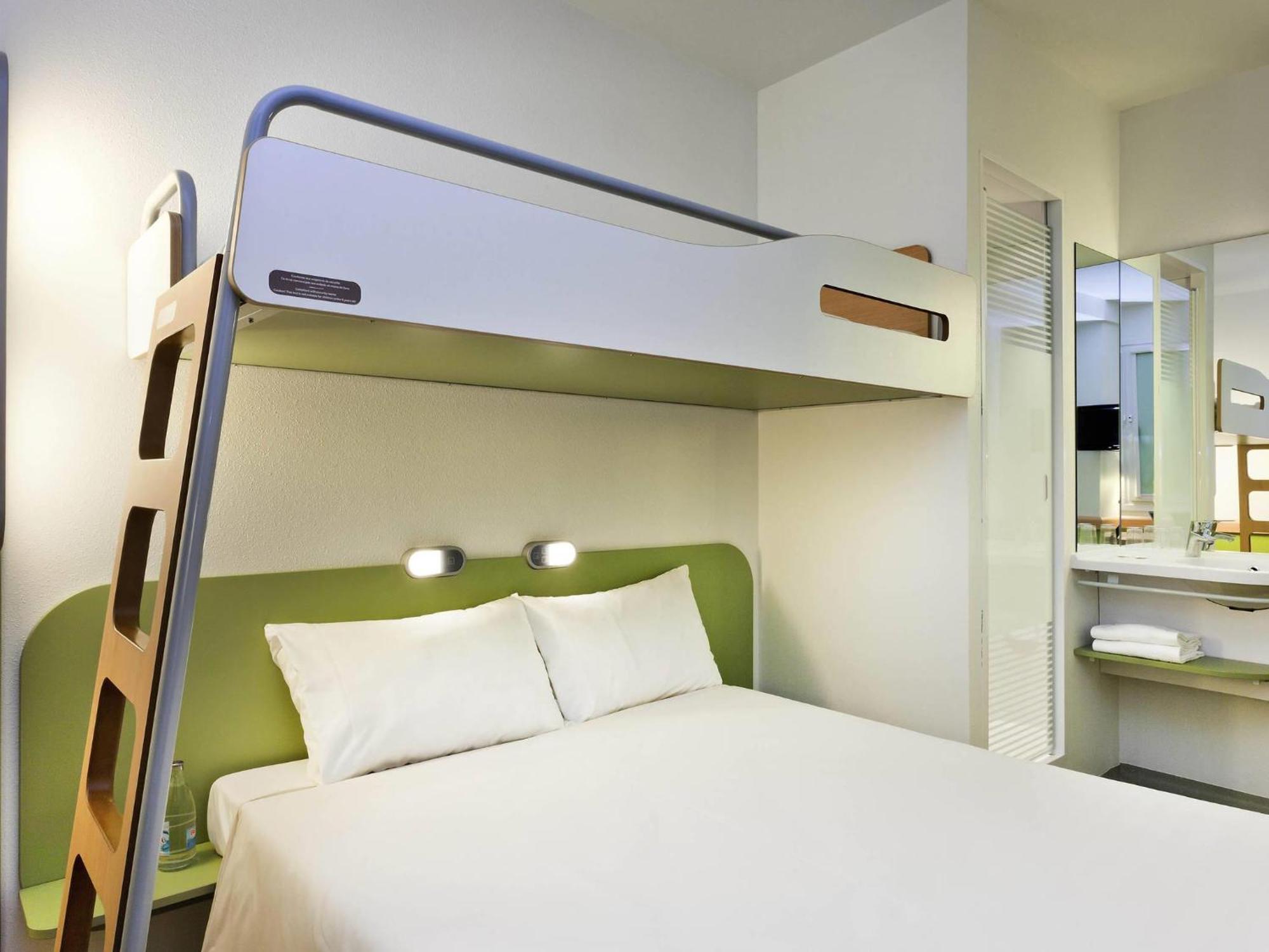 ROOM 1 double bed 1 bunk bed,1770517467:JPEG