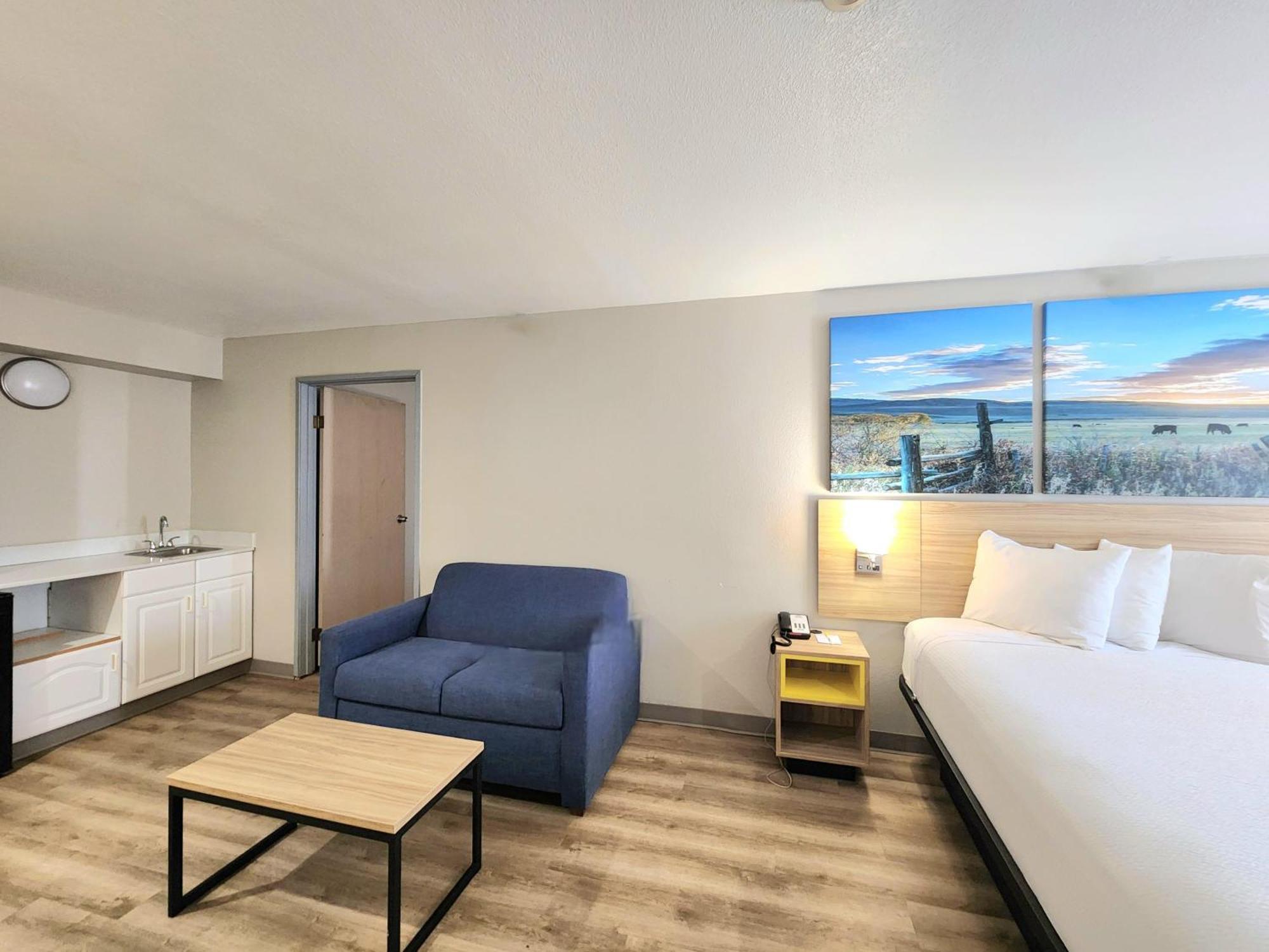 Two-Bedroom Executive Suite Two King Beds Non-Smoking