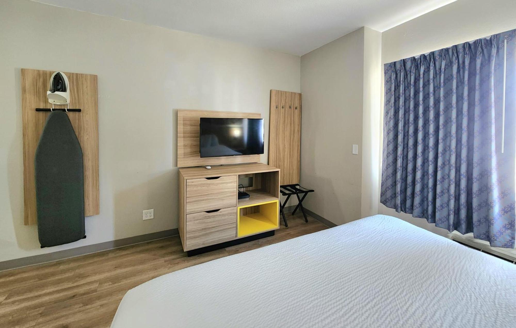 Two-Bedroom Executive Suite Two King Beds Non-Smoking