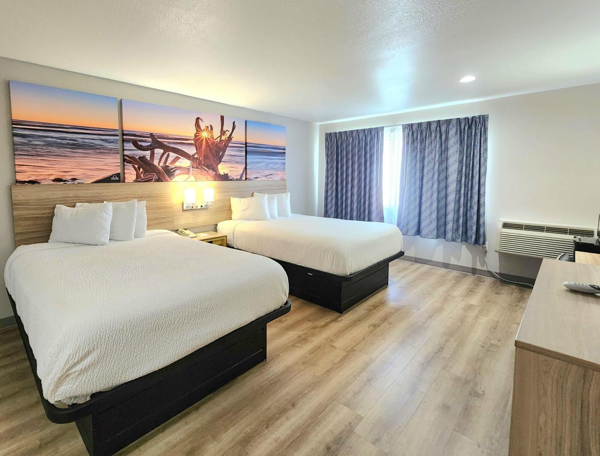 Queen Room Two Queen Beds Non-Smoking