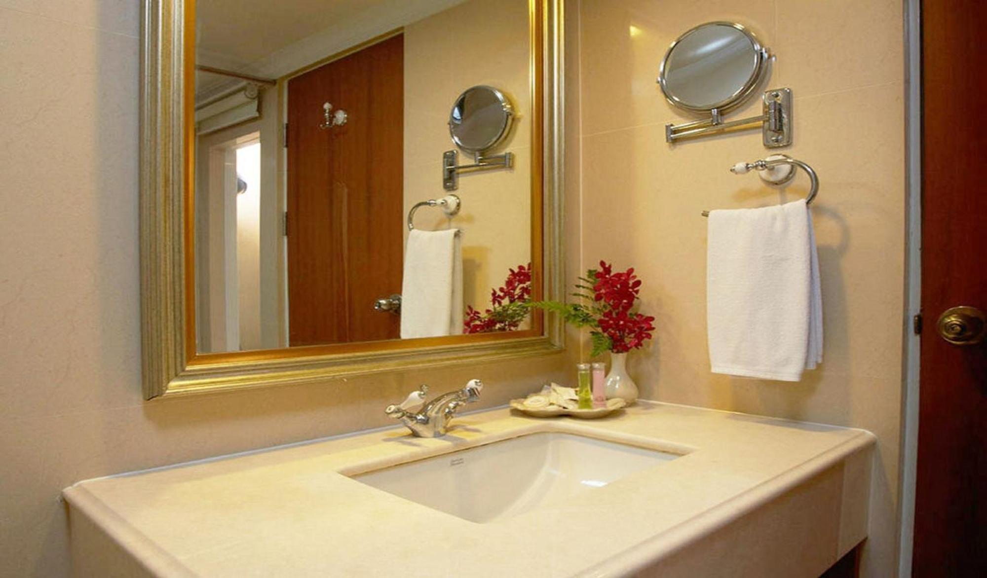 Executive Deluxe Double or Twin