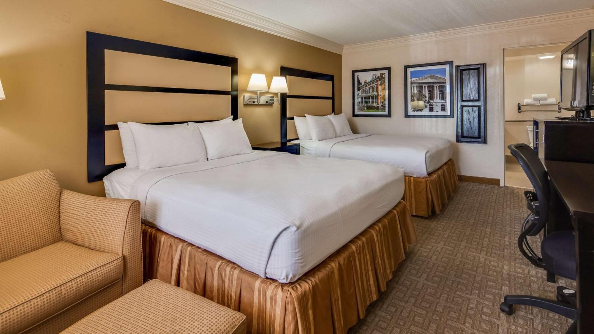 Queen Room Two Queen Beds Non-Smoking