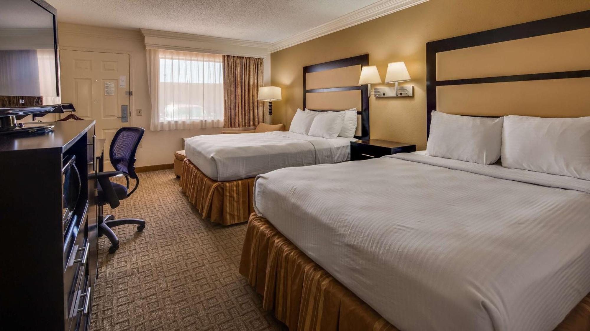 Queen Room Two Queen Beds Non-Smoking