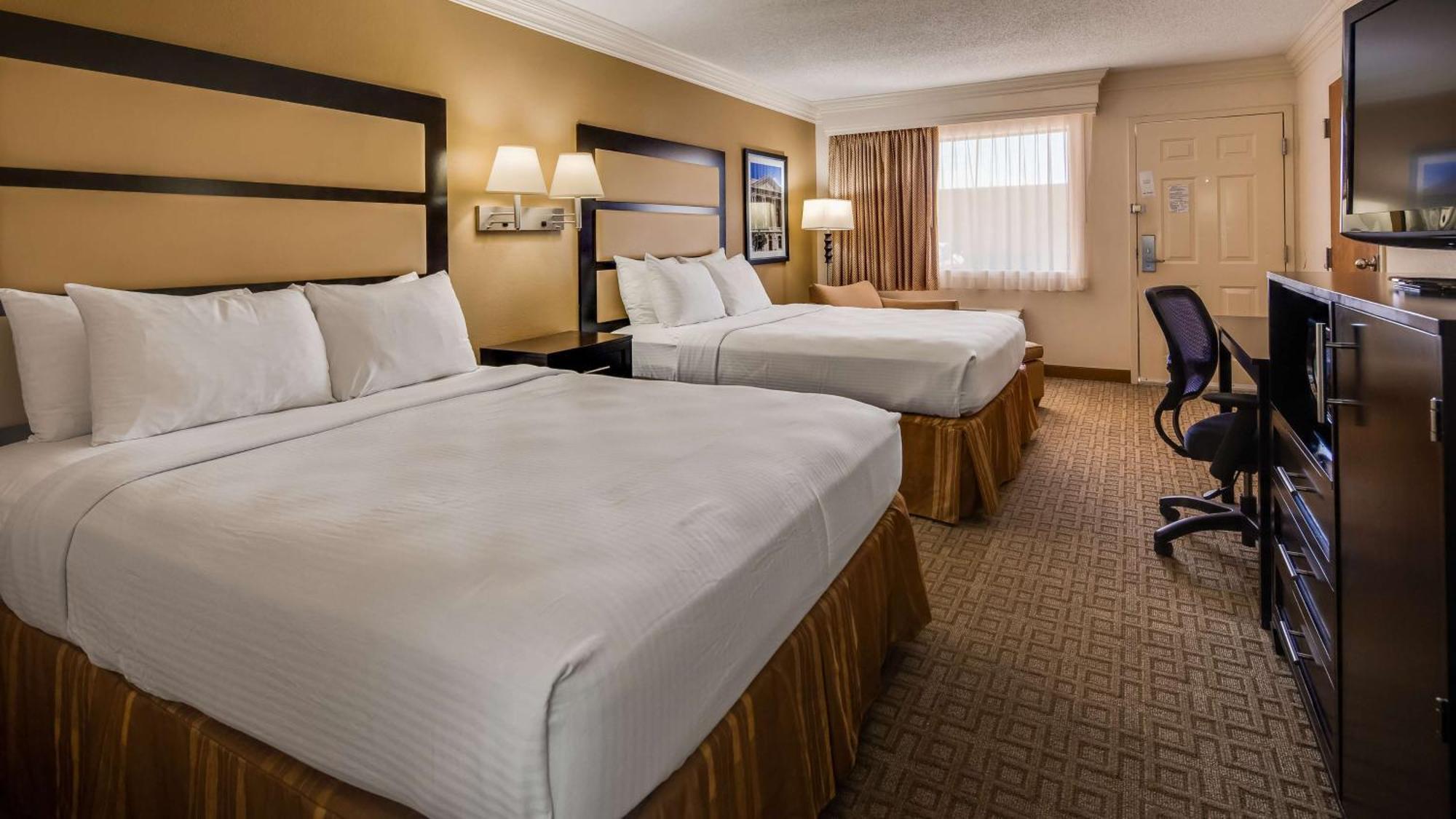 Queen Suite Two Queen Beds Non-Smoking