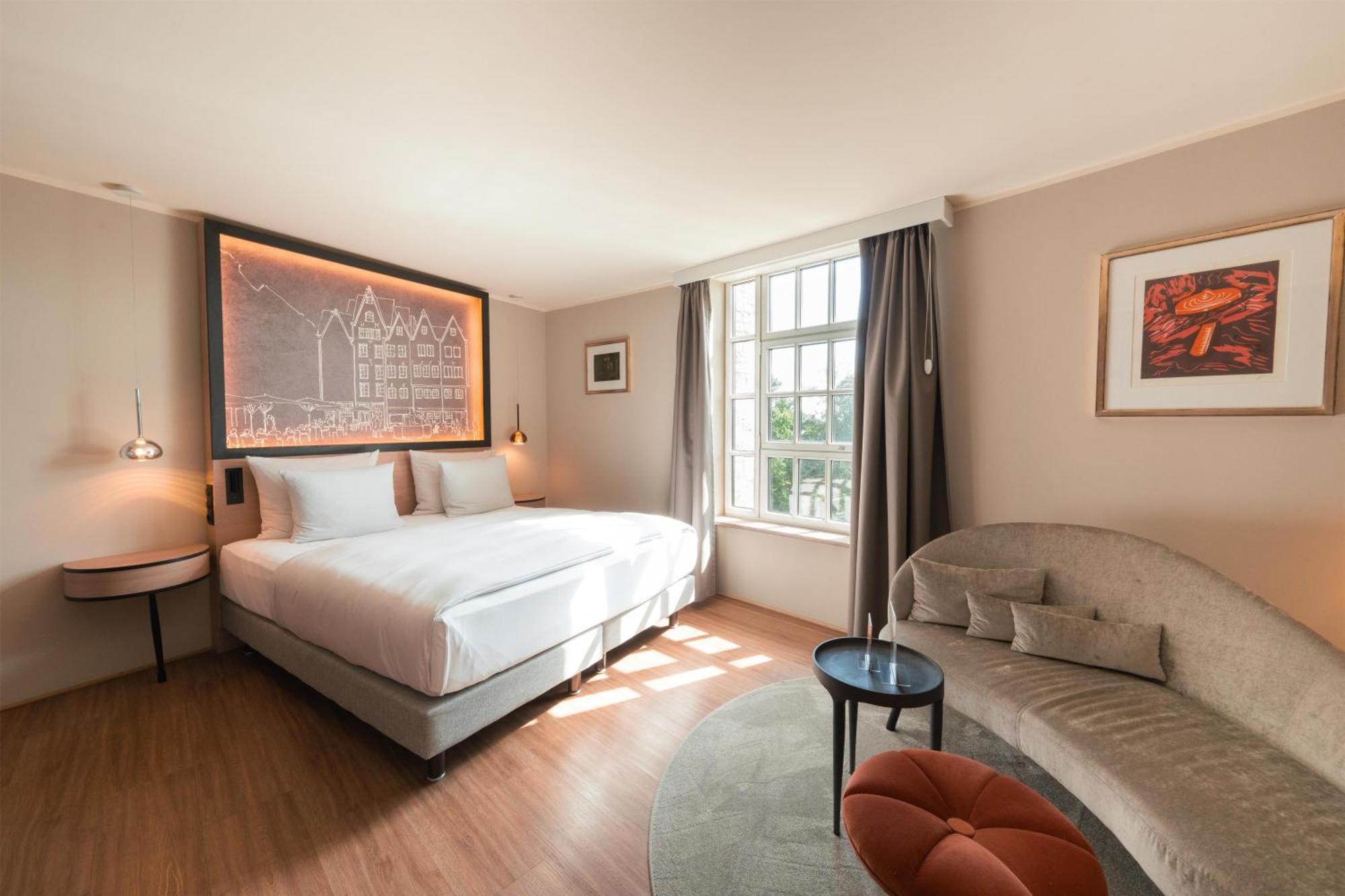 Standard Queen Room