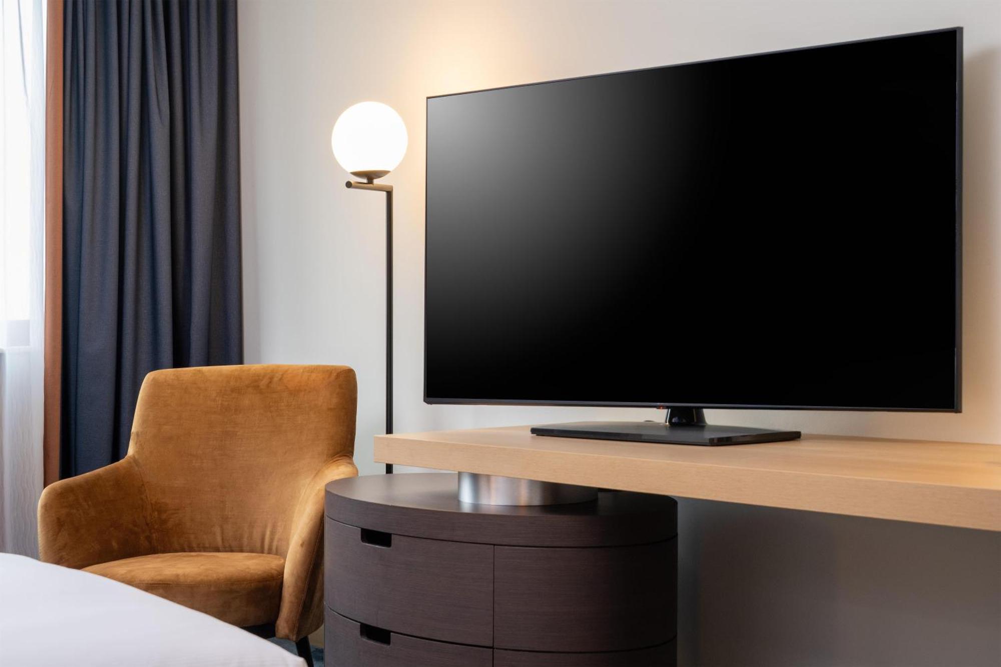 King Deluxe Room City View Rhine Wing