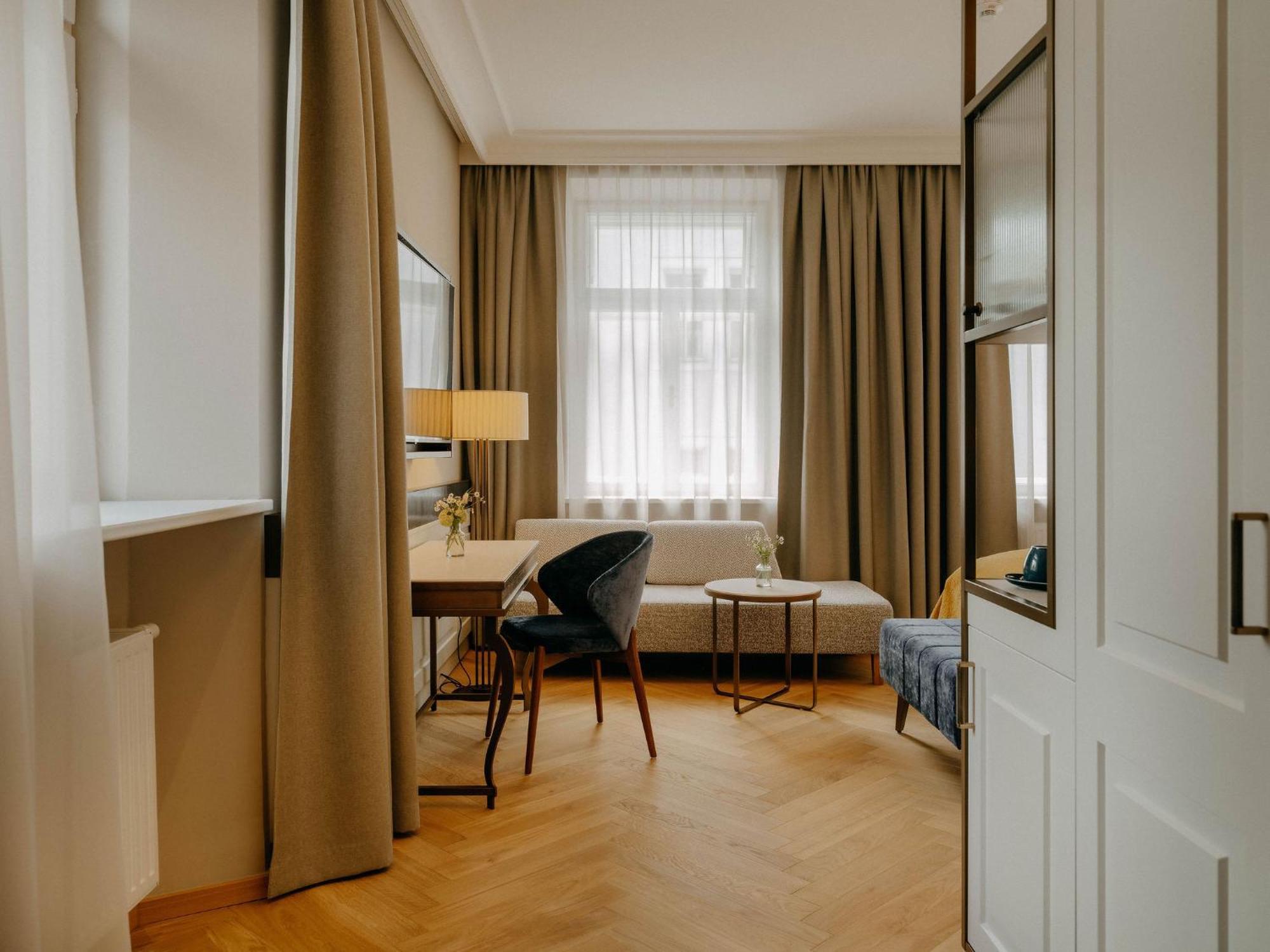 Deluxe Suite