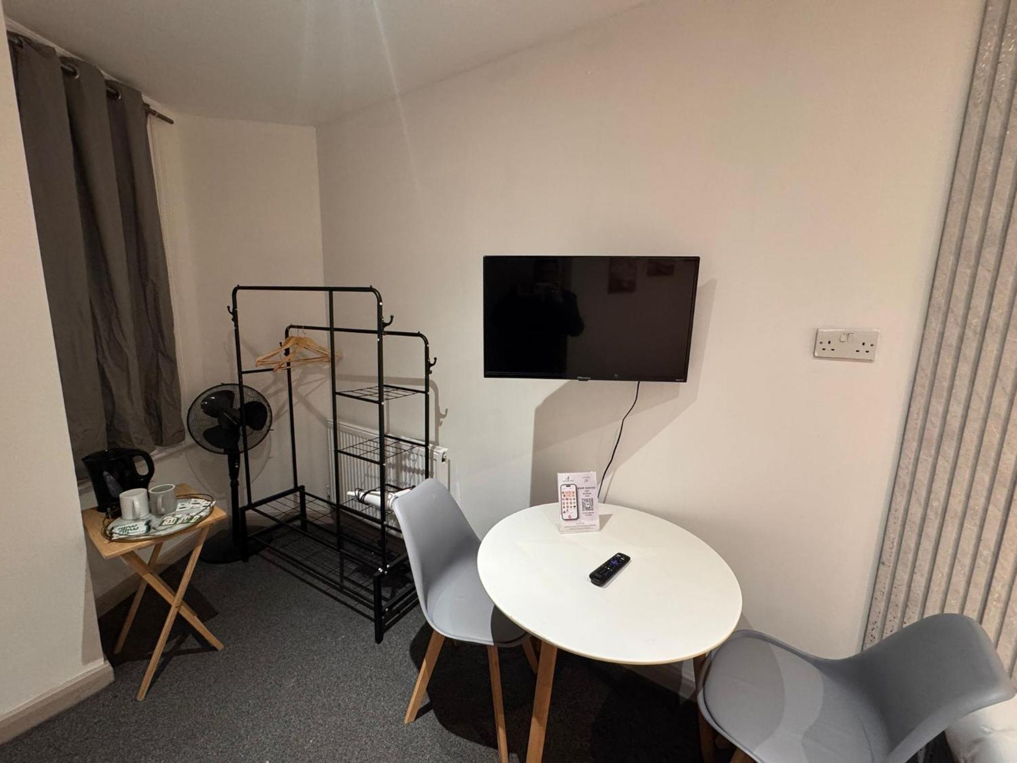 Double Room Private Bathroom