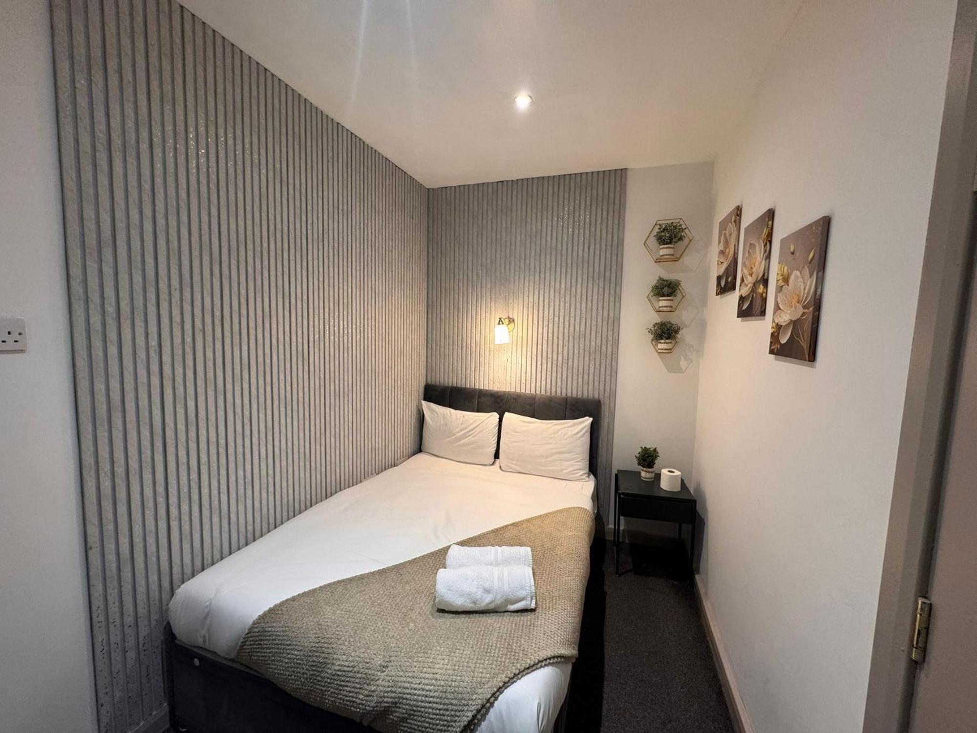 Double Room Private Bathroom