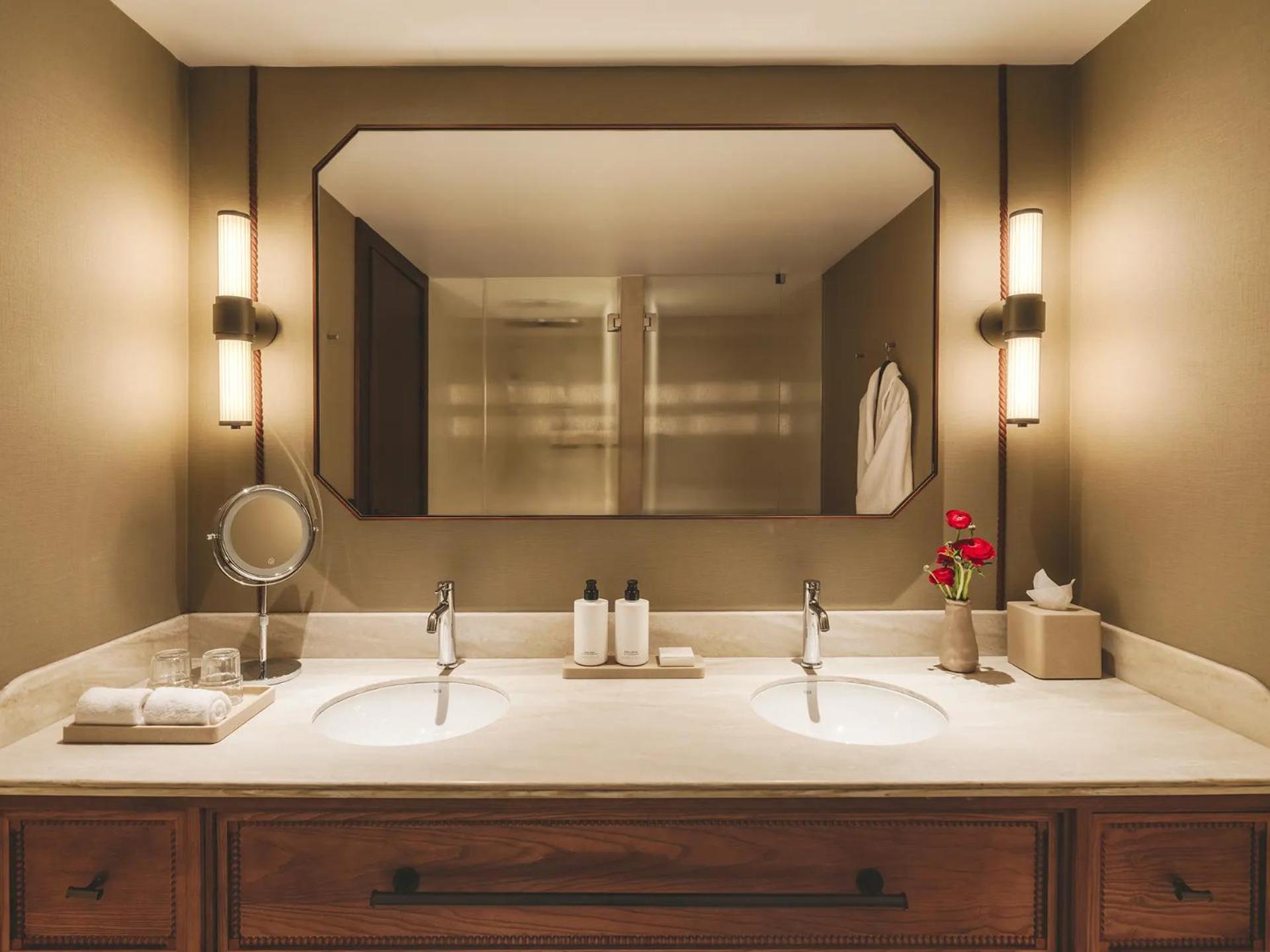 Large Double or Twin Room