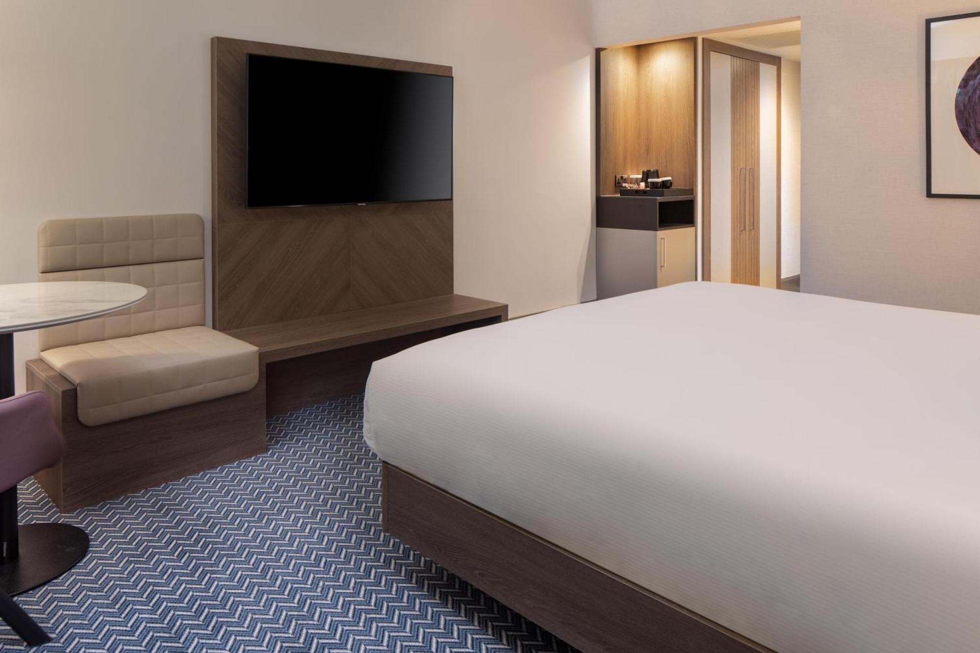 King Room,1765806013:JPEG