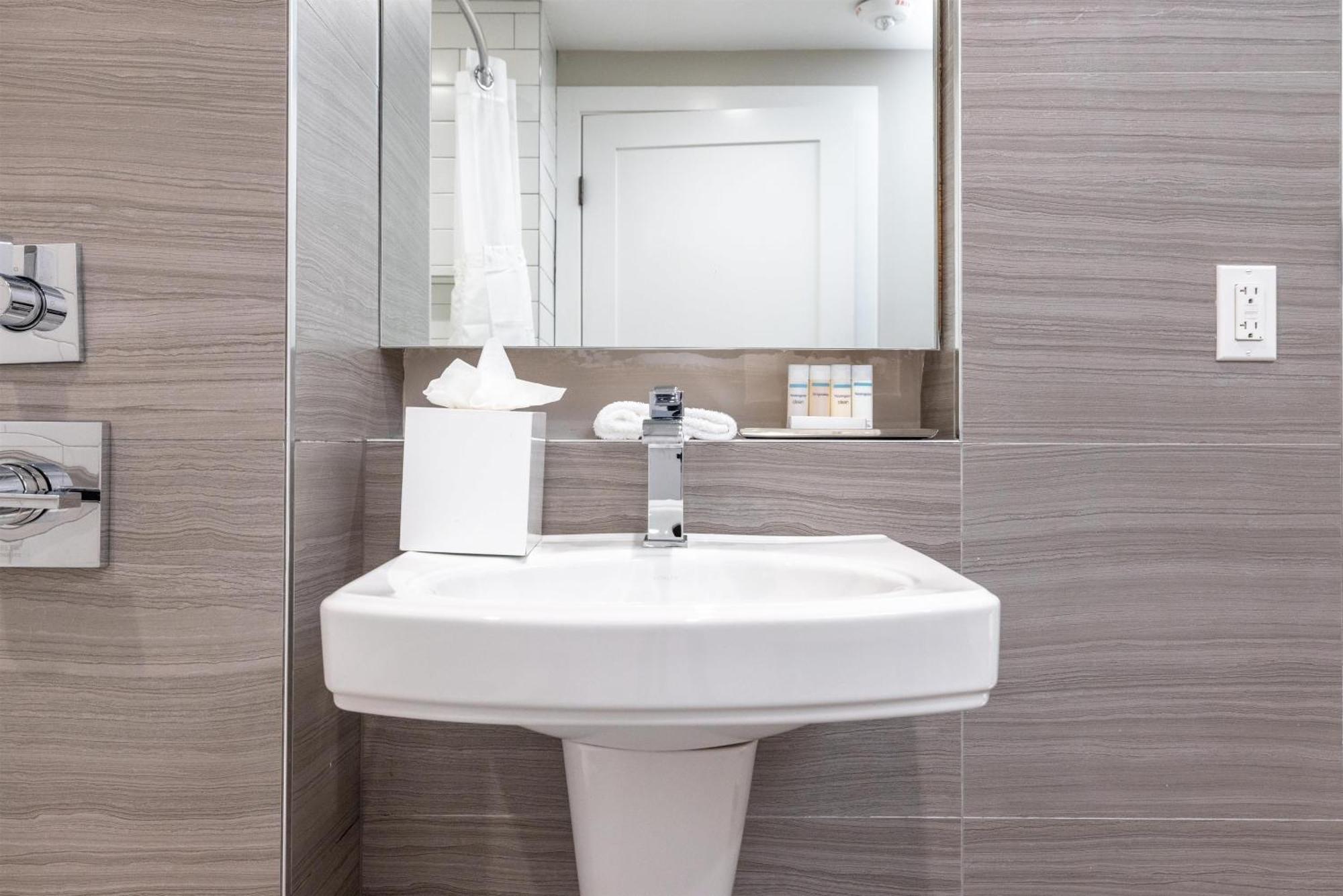 Double Room Two Double Beds Tub Mobility Hearing Accessible