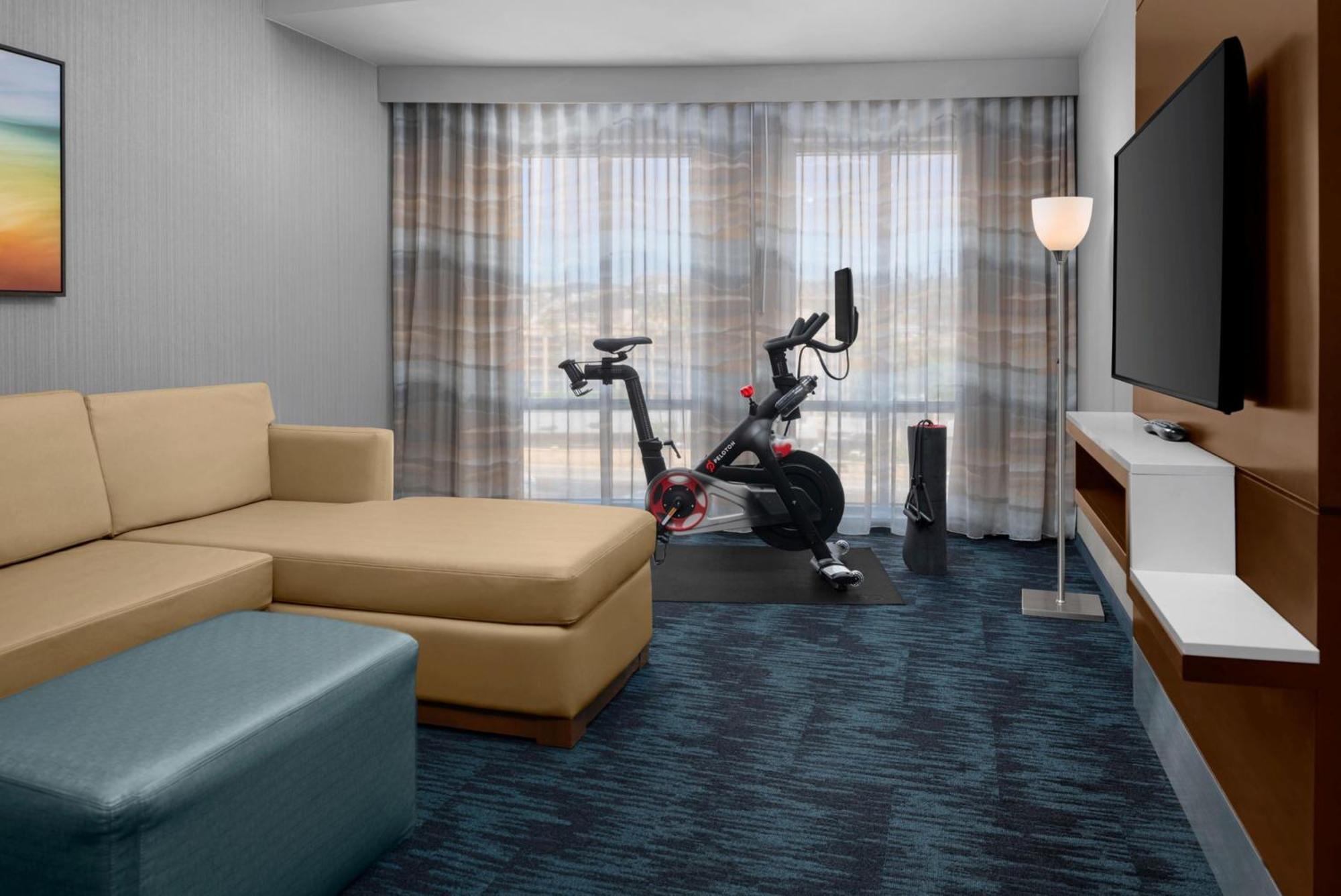 One-Bedroom Queen Suite Peloton Bike