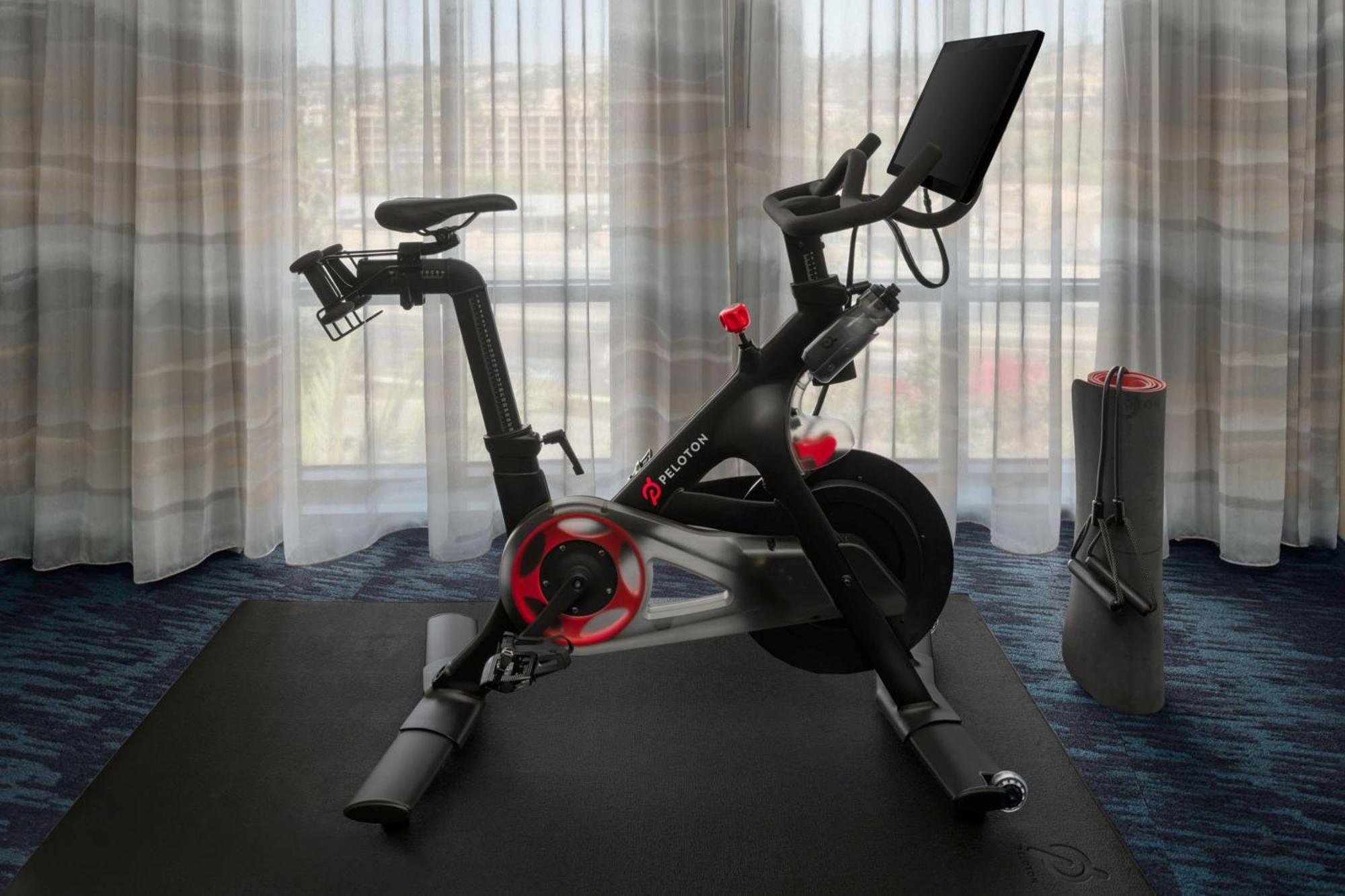 One-Bedroom Queen Suite Peloton Bike