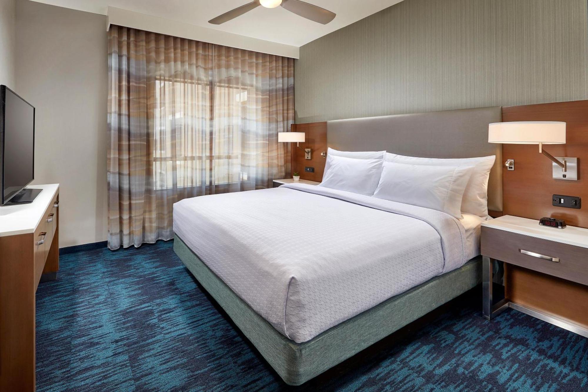 One-Bedroom King Suite