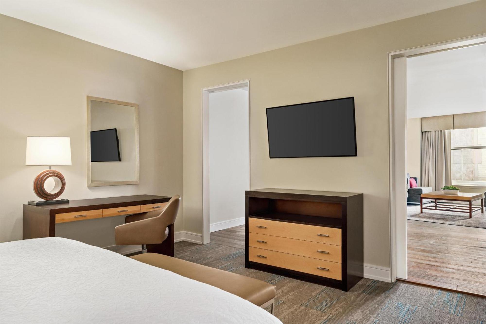 One-Bedroom King Suite,1765819565:JPEG